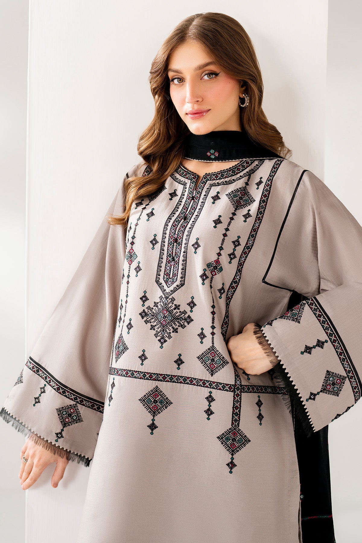 EMBROIDERED LAWN USE-9251