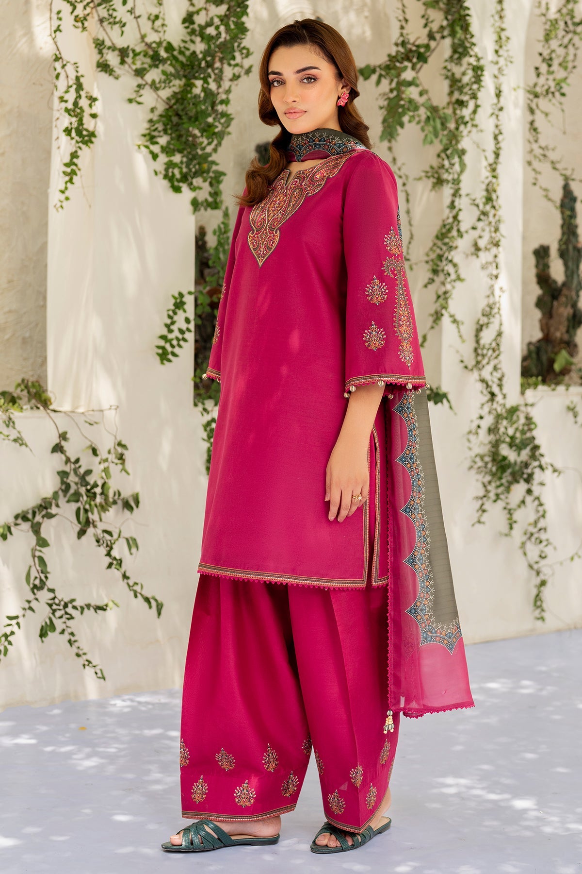 EMBROIDERED LAWN USE-9208