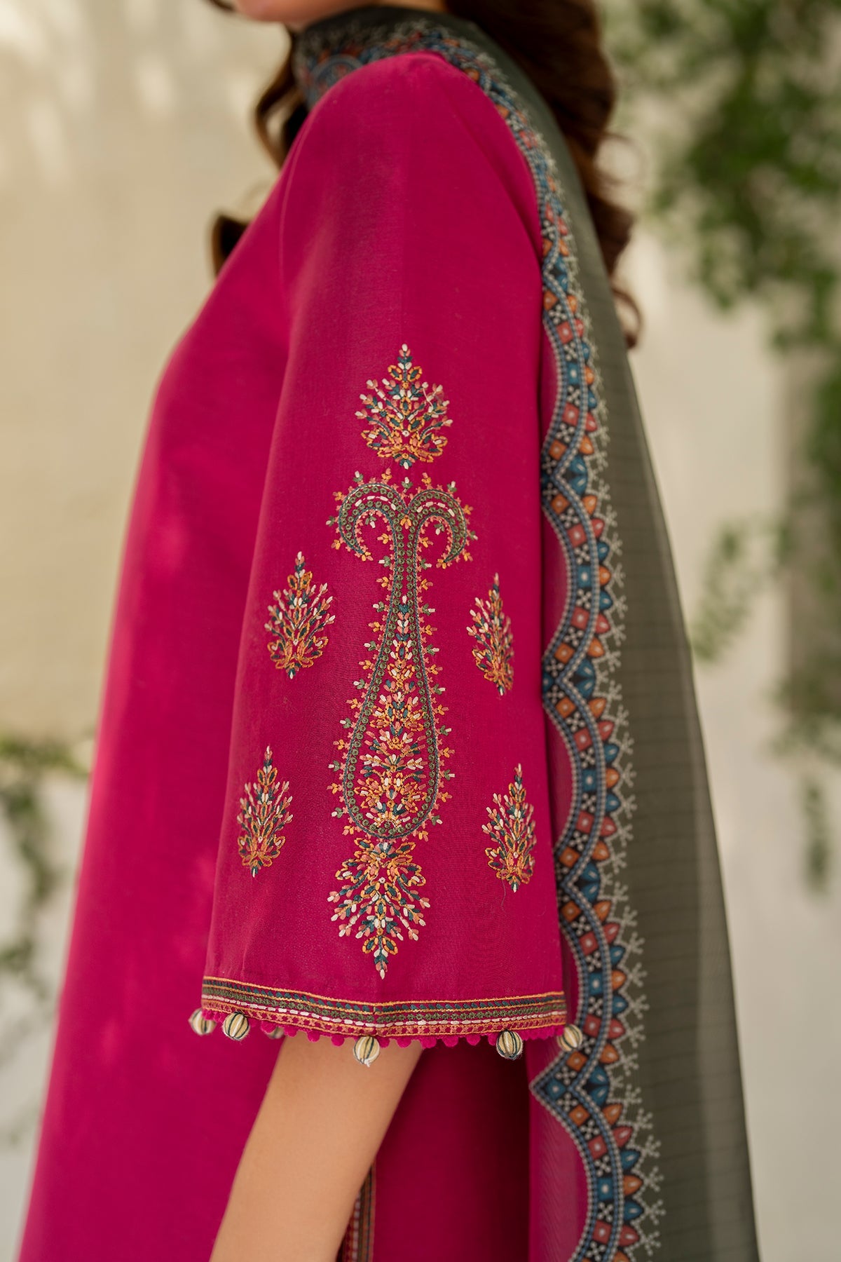 EMBROIDERED LAWN USE-9208