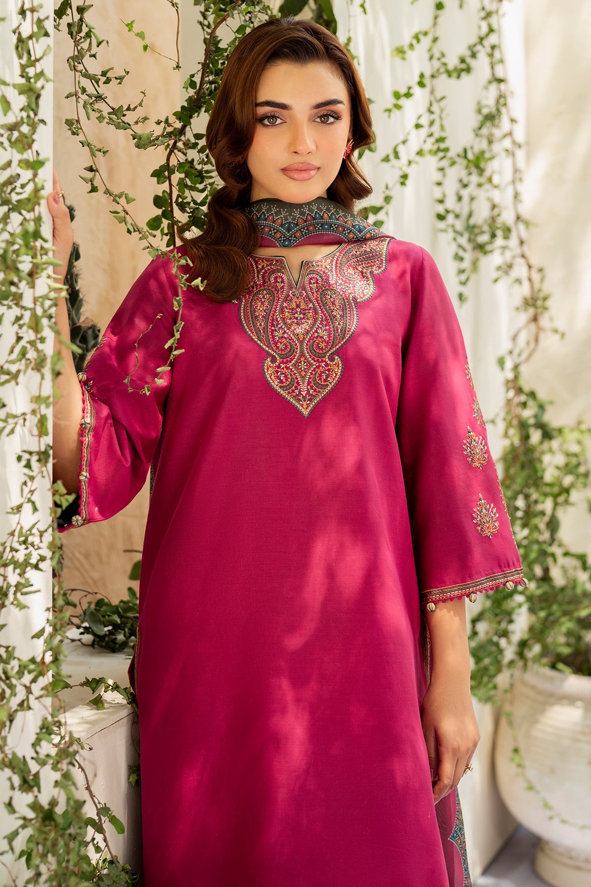 EMBROIDERED LAWN USE-9208