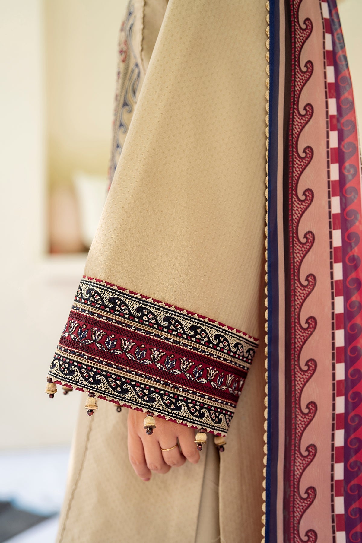 EMBROIDERED DOBBY LAWN USE-9202