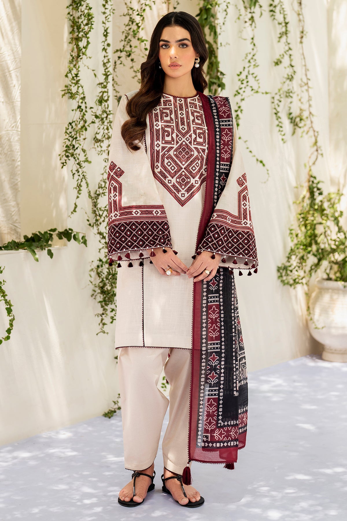 EMBROIDERED SLUB LAWN USE-9203