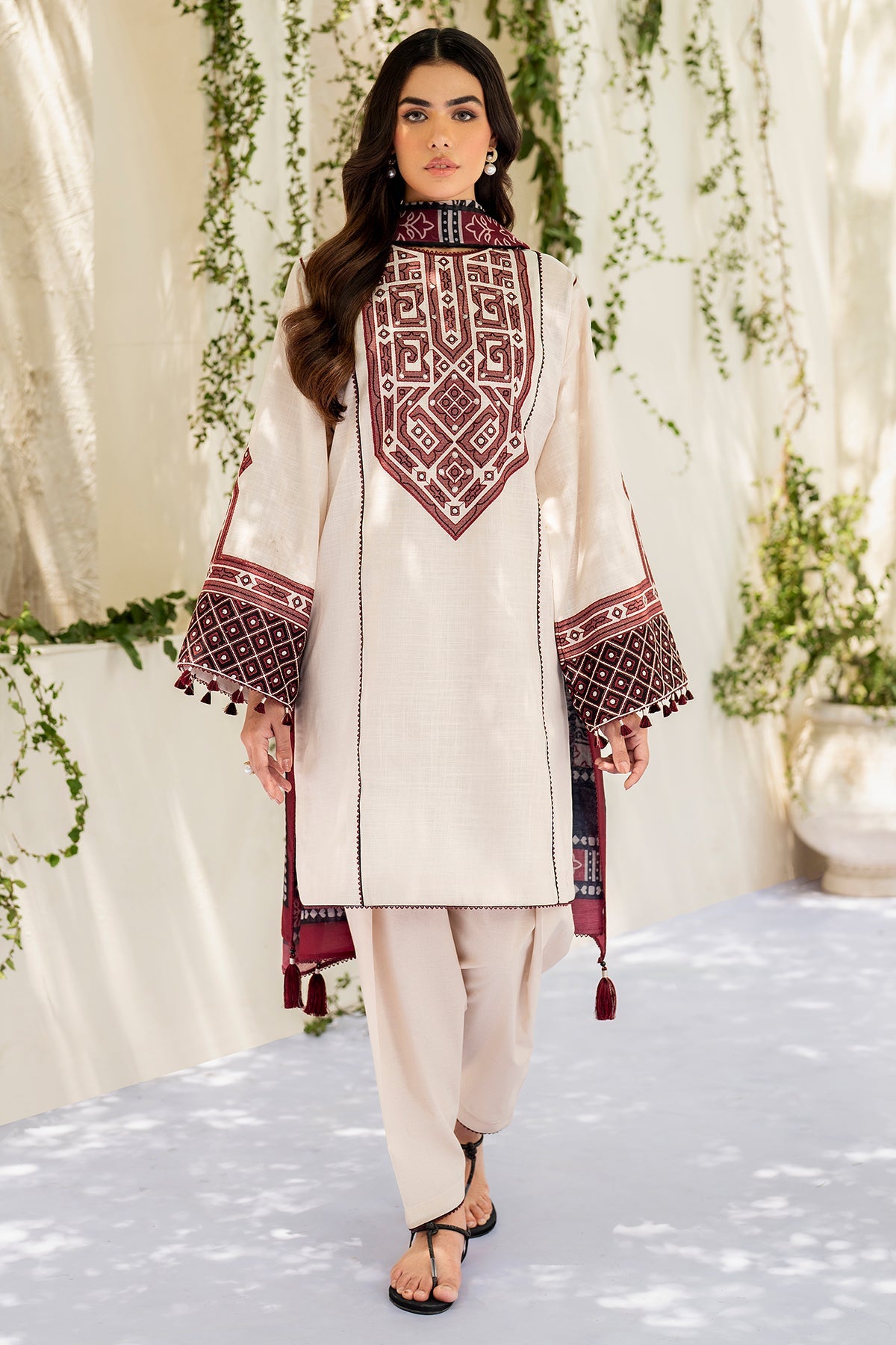 EMBROIDERED SLUB LAWN USE-9203