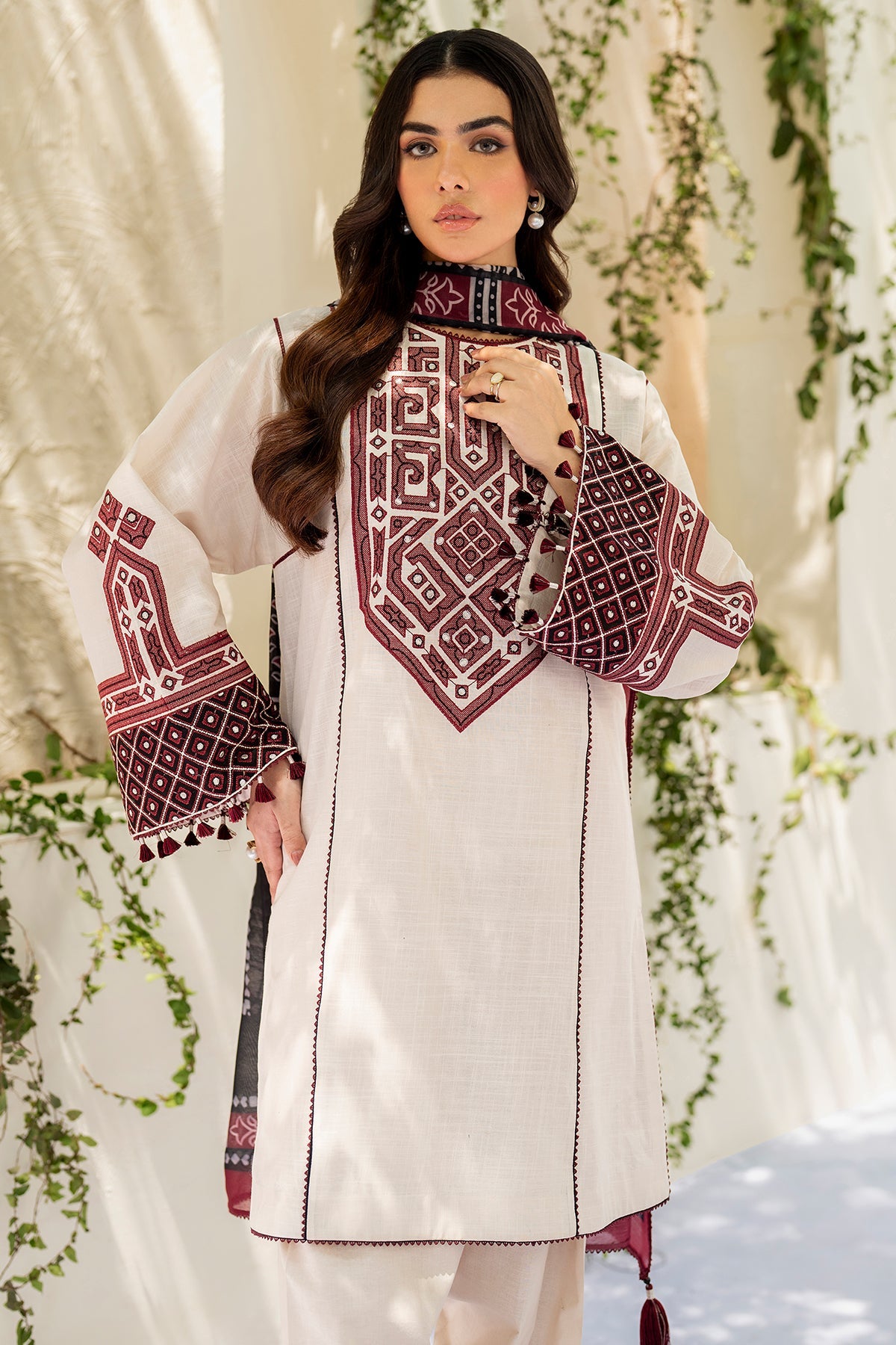 EMBROIDERED SLUB LAWN USE-9203