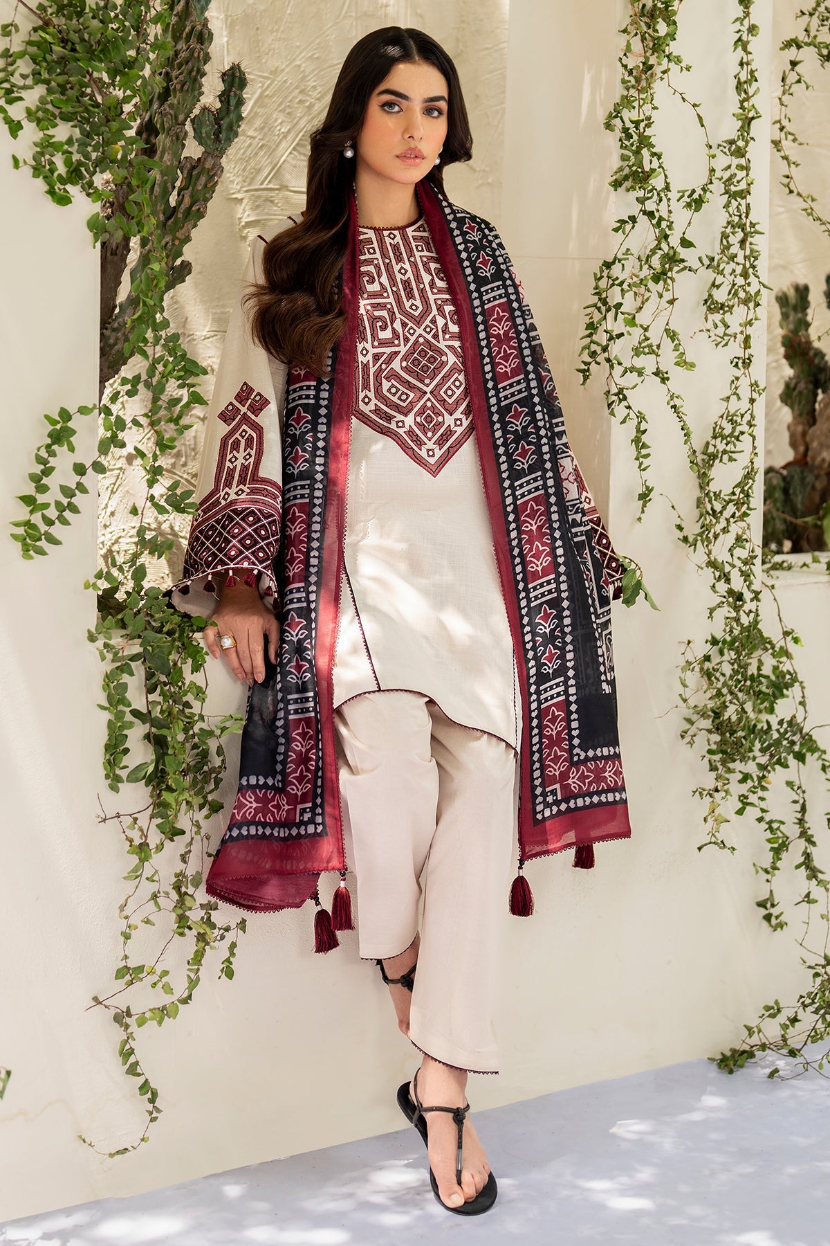EMBROIDERED SLUB LAWN USE-9203