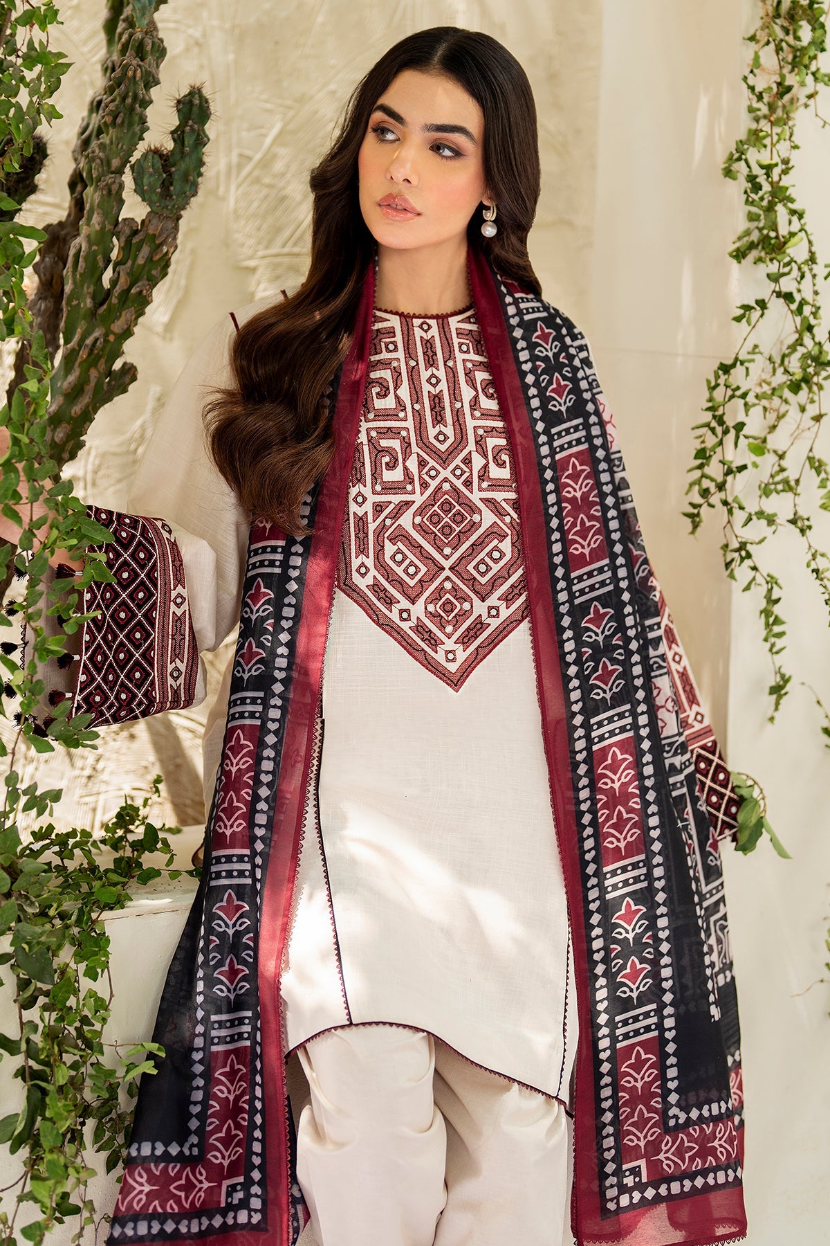 EMBROIDERED SLUB LAWN USE-9203