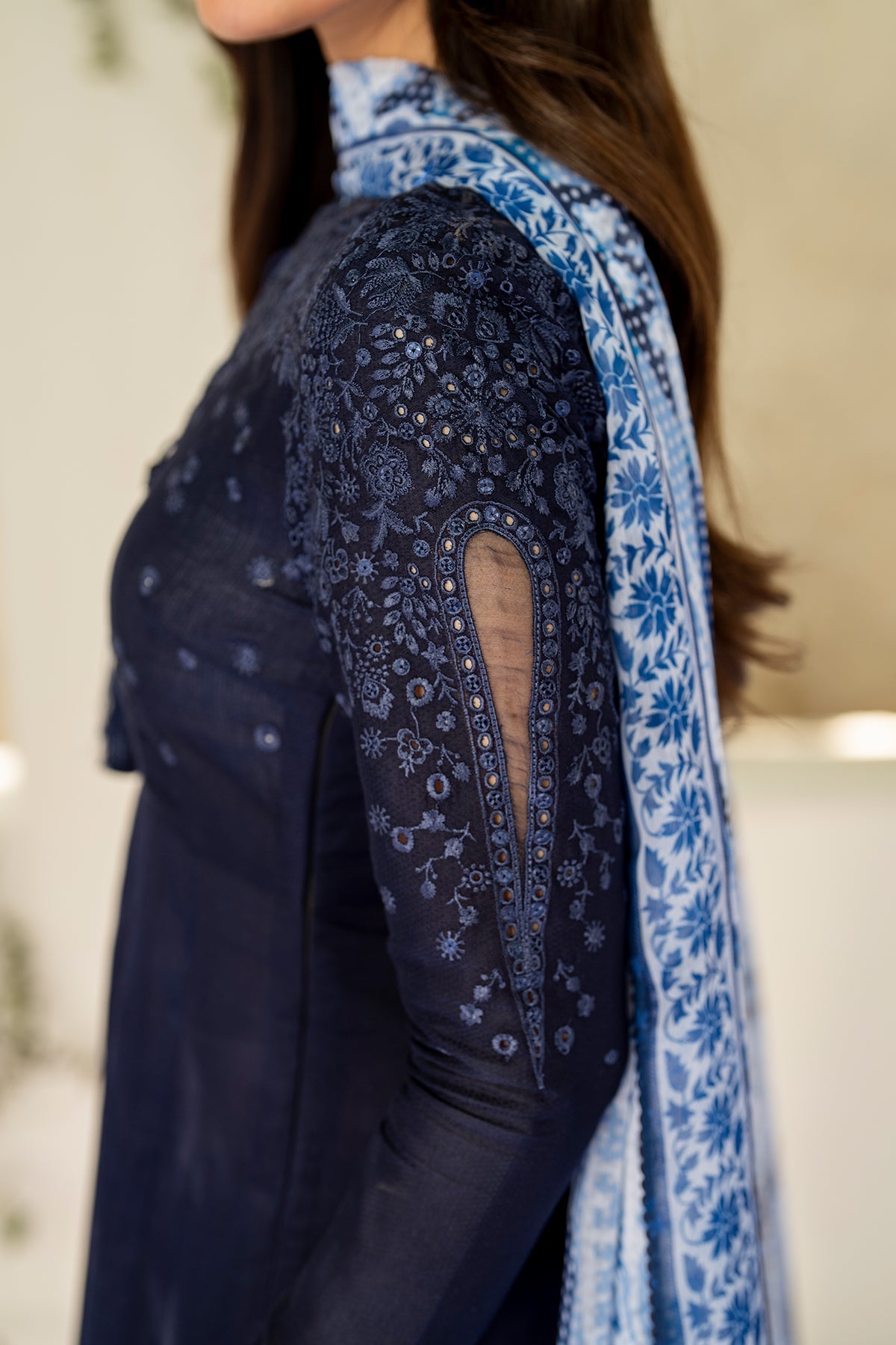 EMBROIDERED DOBBY LAWN USE-9209