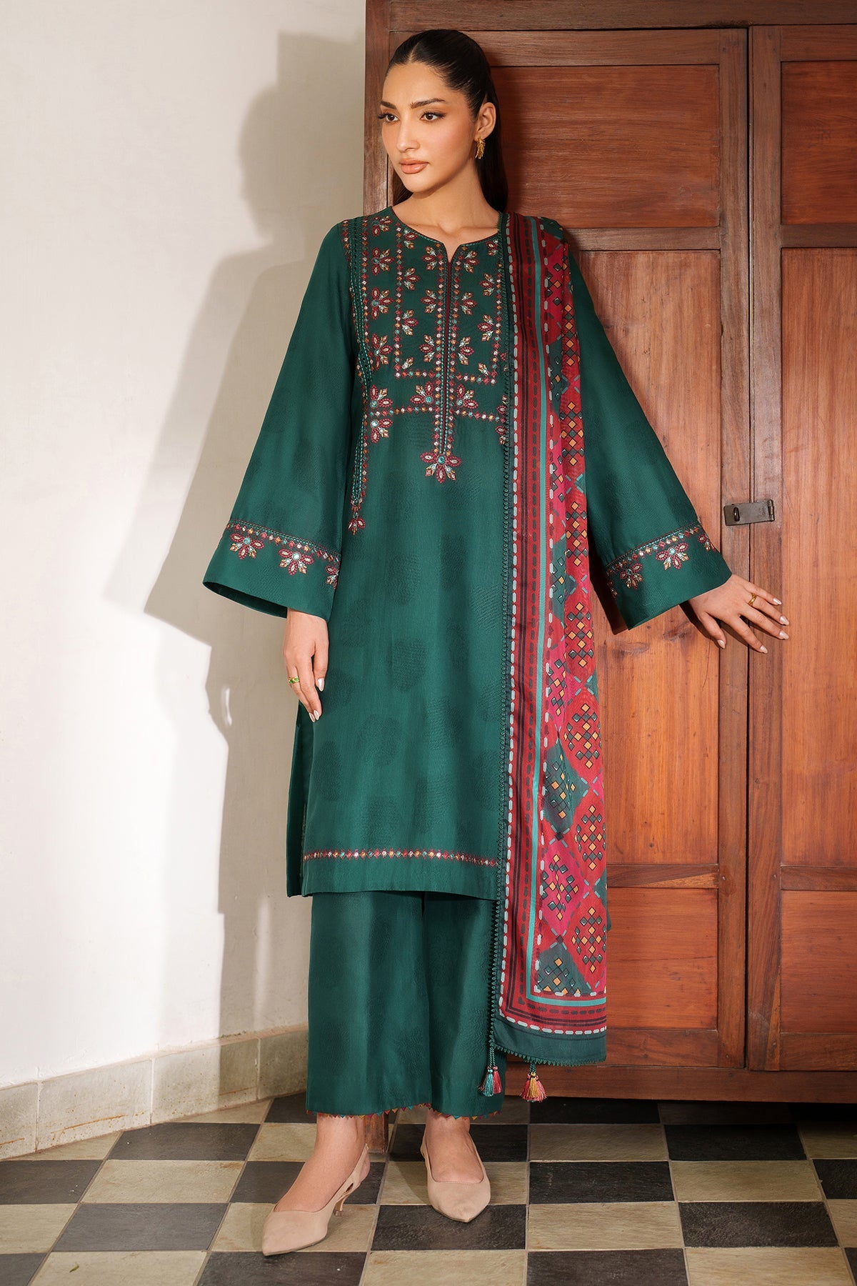 EMBROIDERED JACQUARD KHADDAR UW-0146