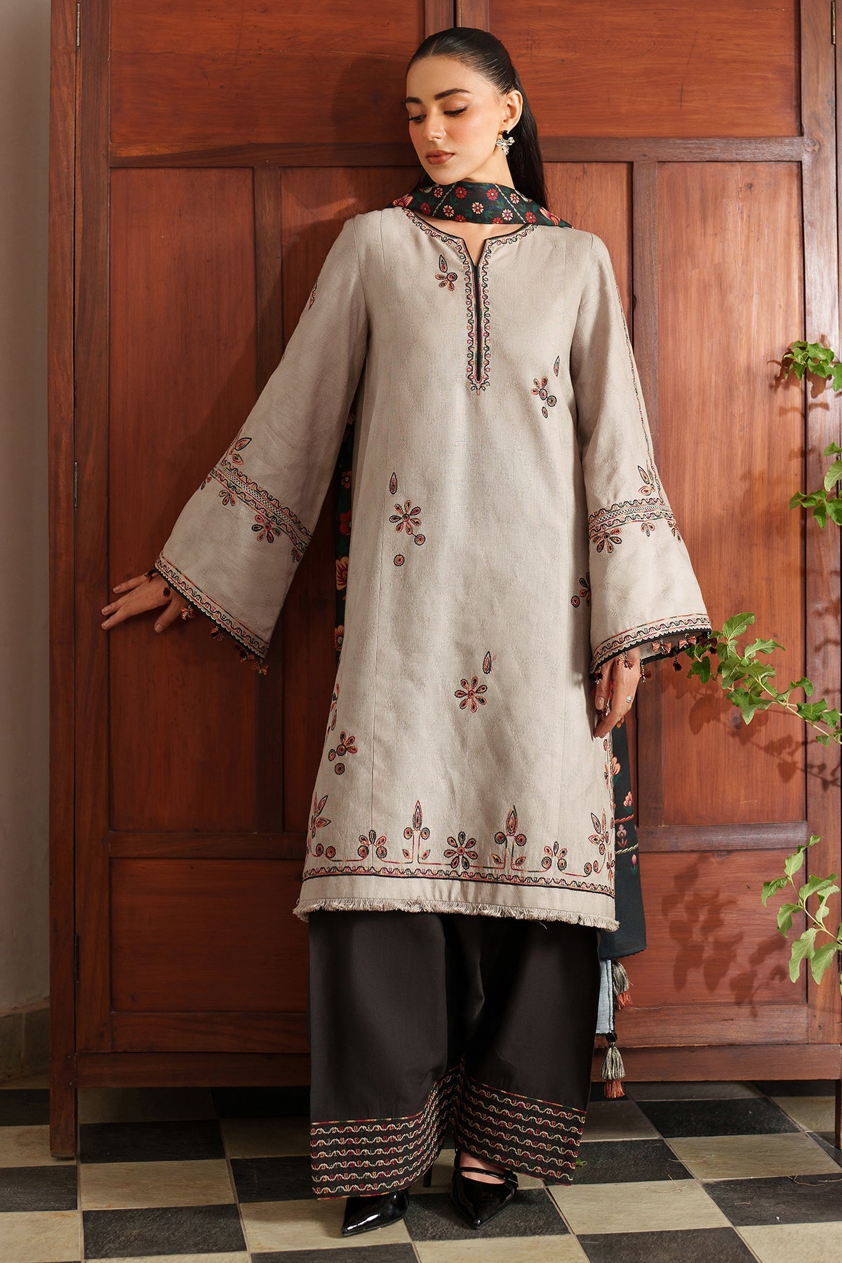 EMBROIDERED JACQUARD KHADDAR UW-0144