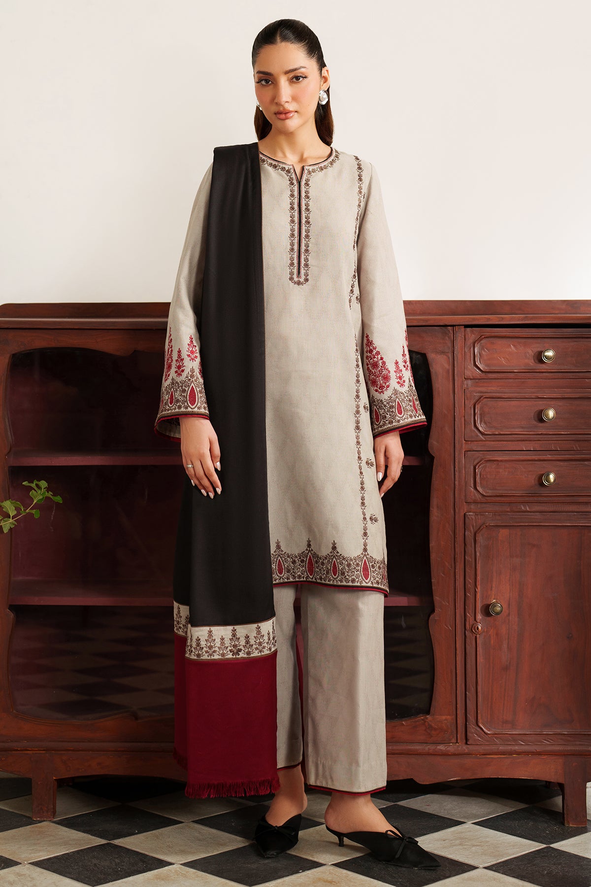 EMBROIDERED JACQUARD KHADDAR RTW-1250