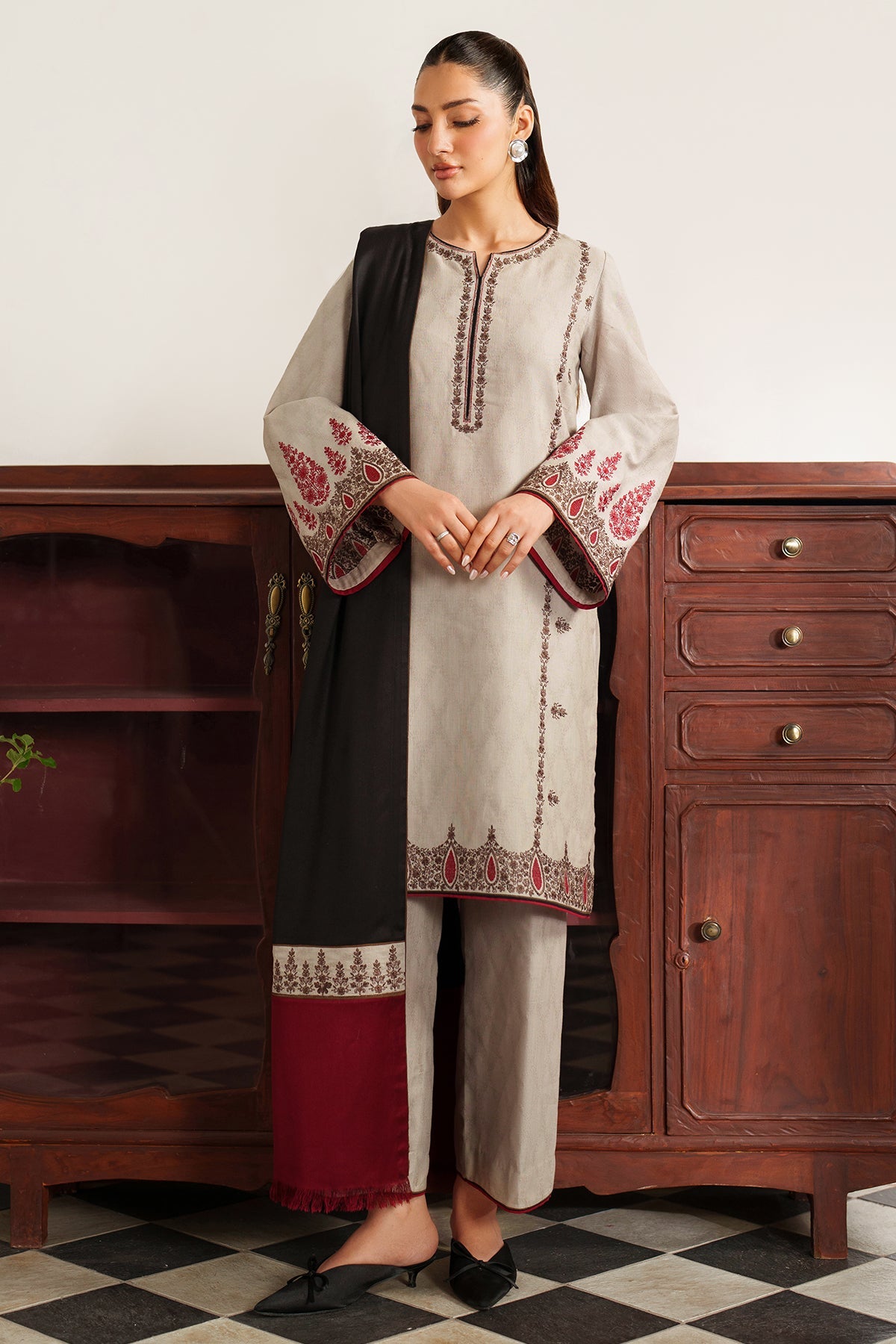 EMBROIDERED JACQUARD KHADDAR RTW-1250