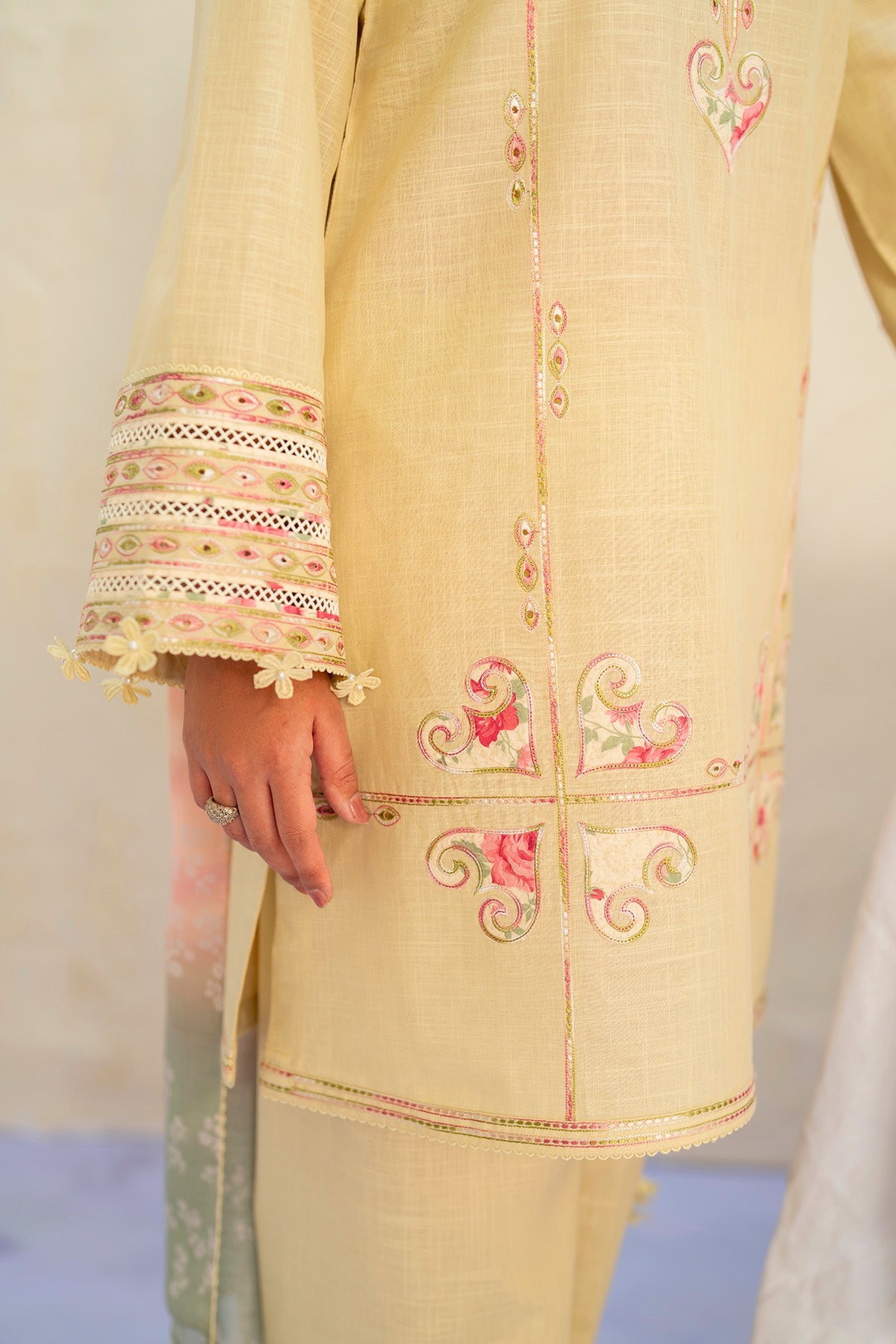 EMBROIDERED SLUB LAWN USE-9210