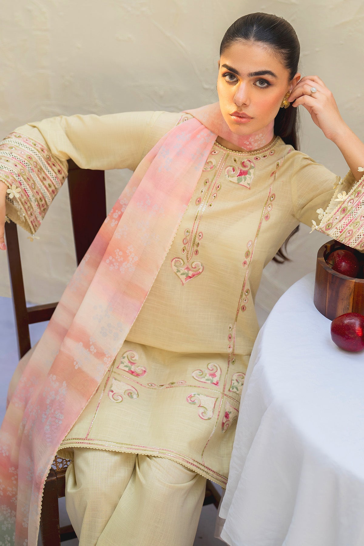 EMBROIDERED SLUB LAWN USE-9210