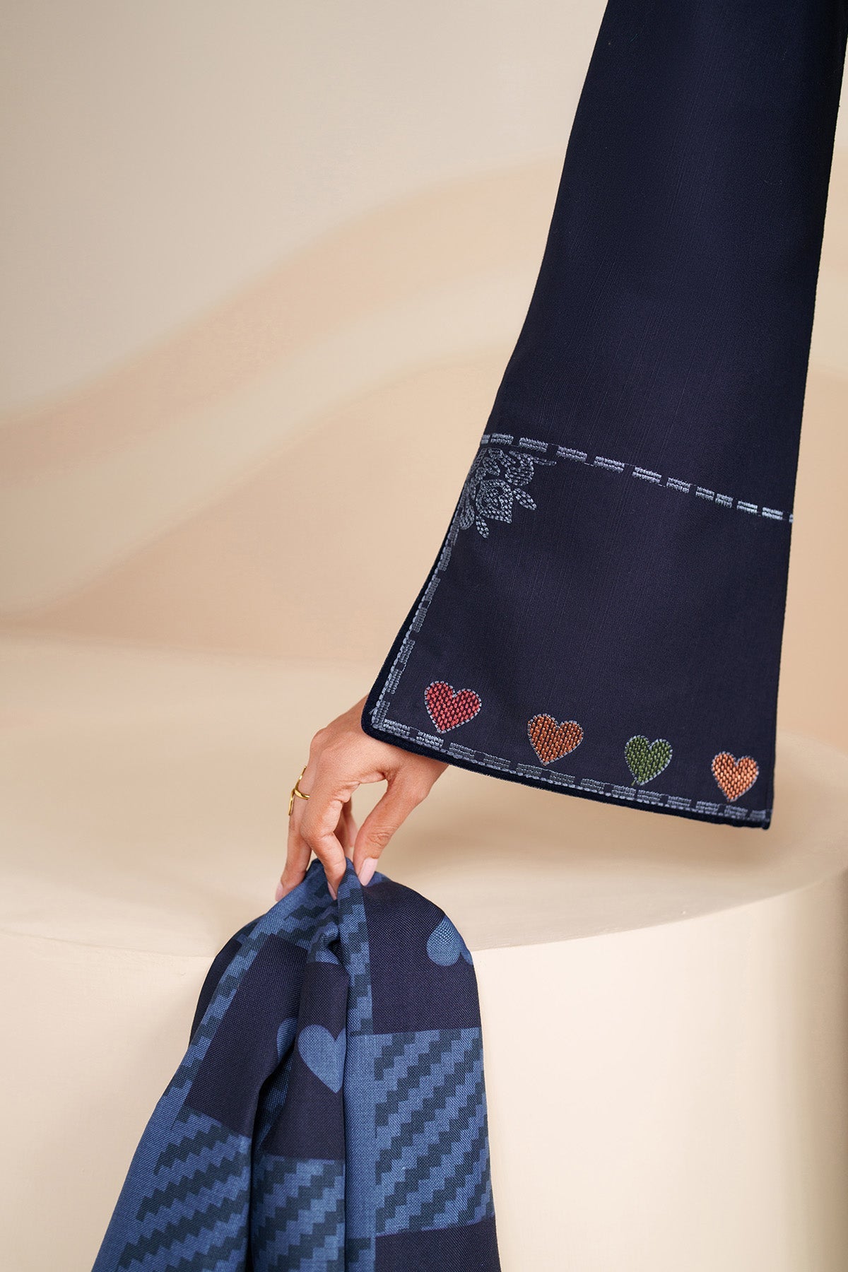 EMBROIDERED KHADDAR UW-0229