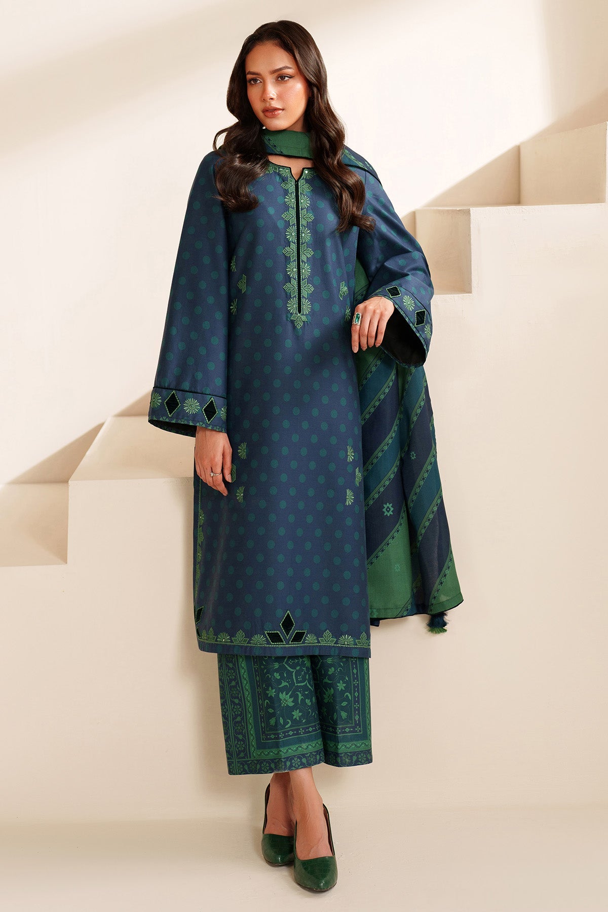 EMBROIDERED PREMIUM VISCOSE UW-0222