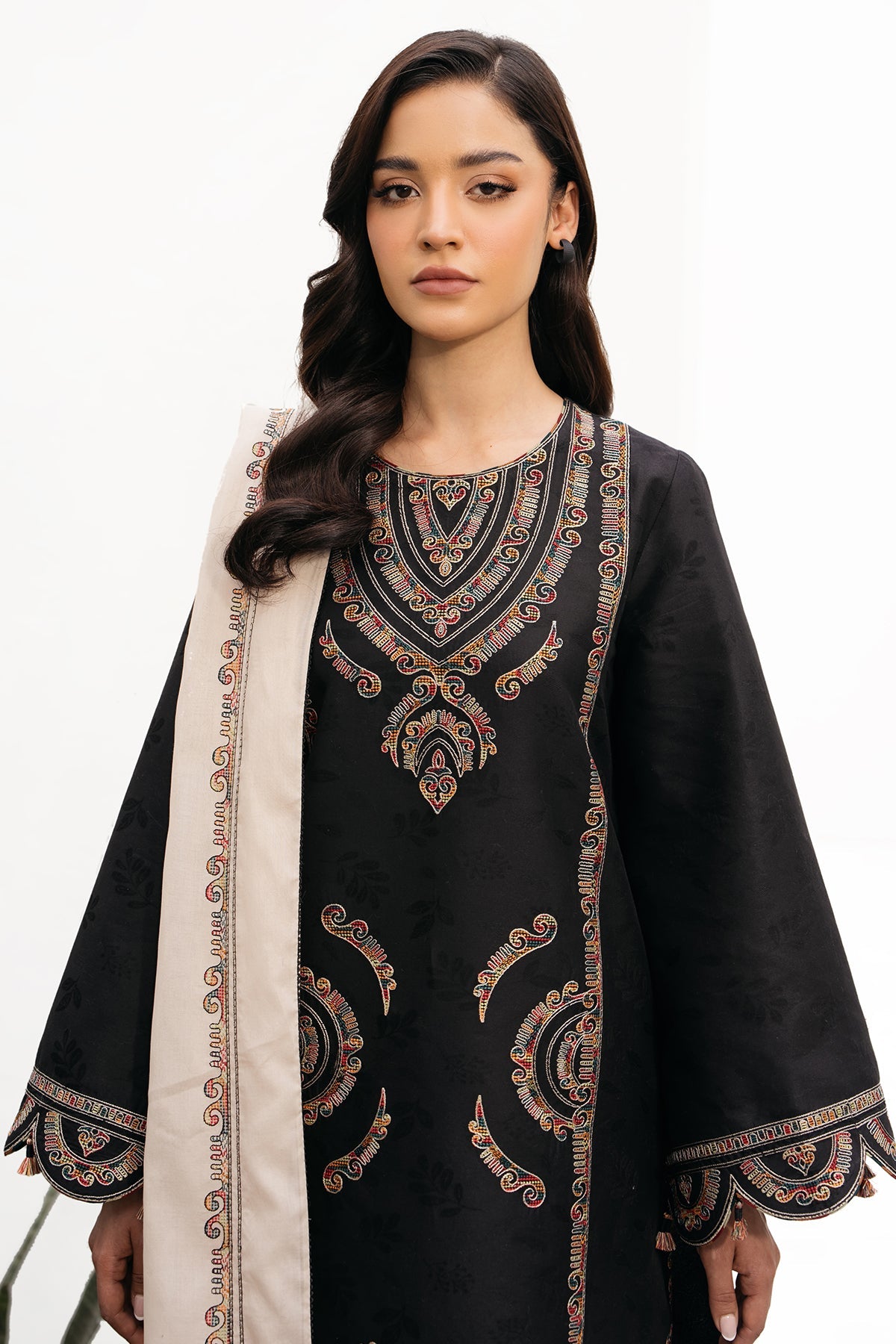 EMBROIDERED JACQUARD LAWN USE-9184