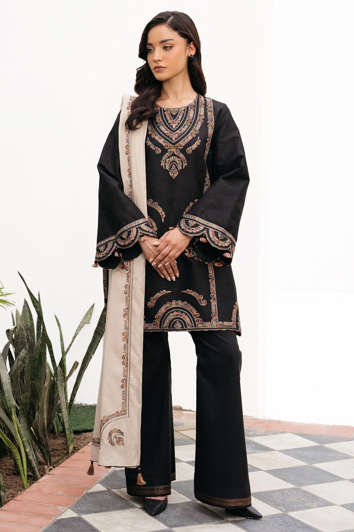 EMBROIDERED JACQUARD LAWN USE-9184