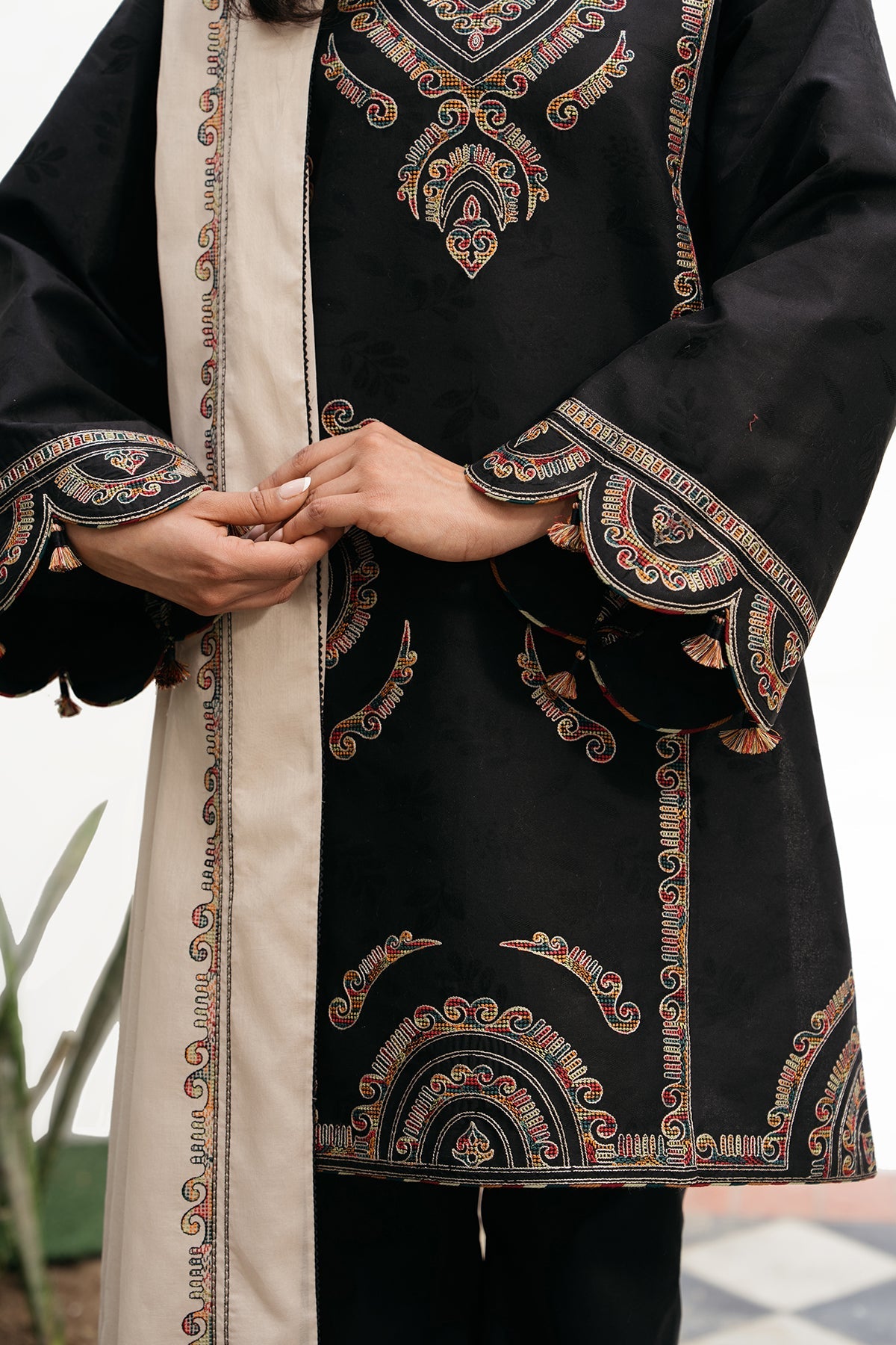 EMBROIDERED JACQUARD LAWN USE-9184