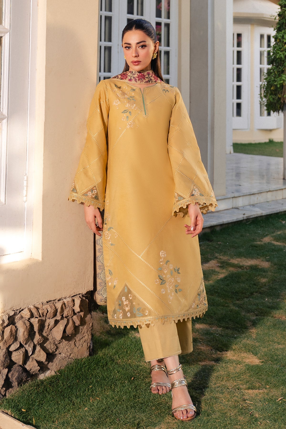 EMBROIDERED LAWN USE-9365
