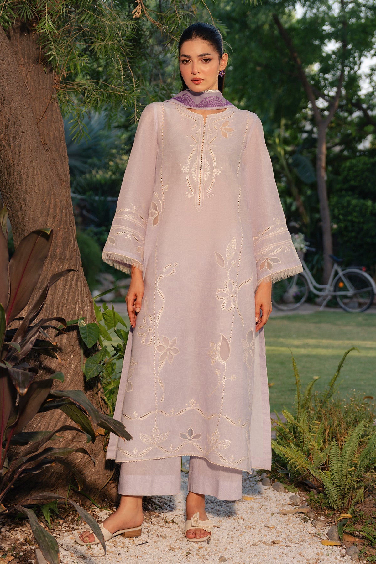 EMBROIDERED LAWN USE-9362