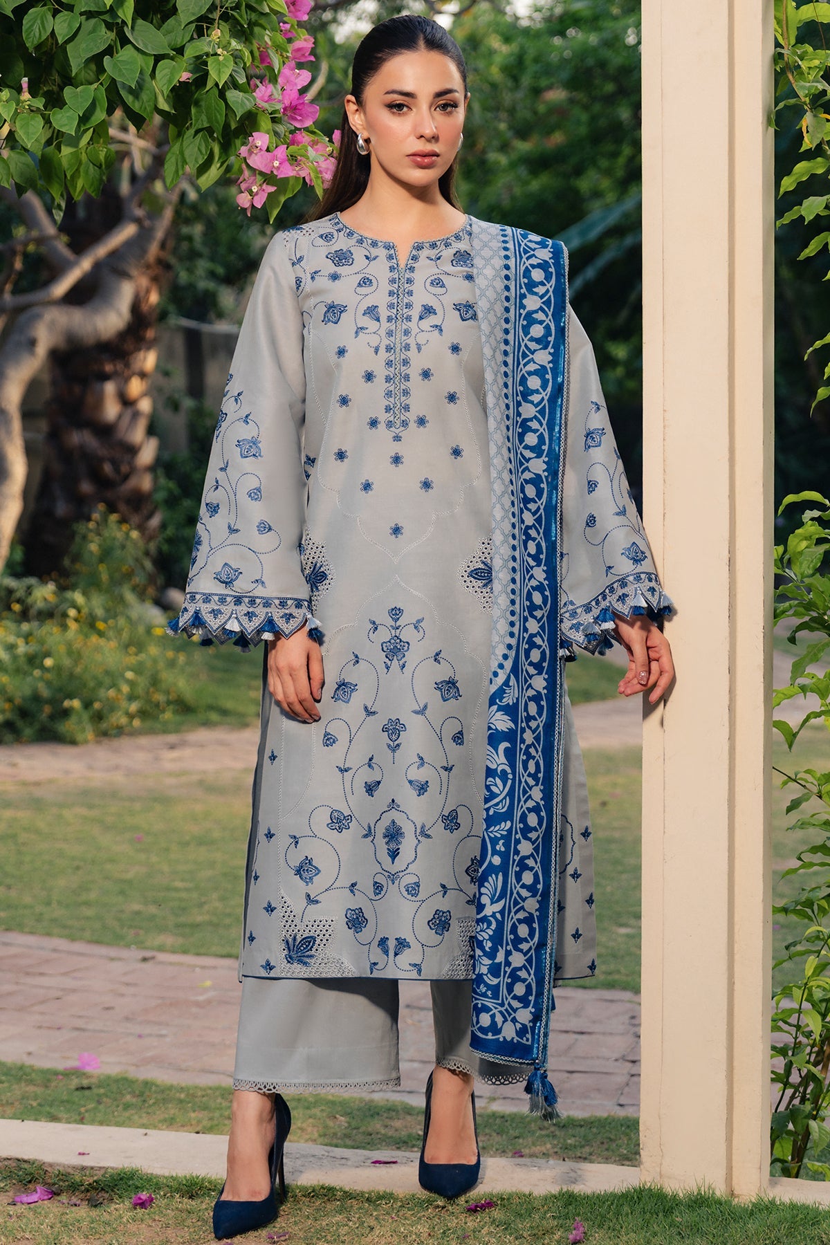 EMBROIDERED LAWN USE-9364