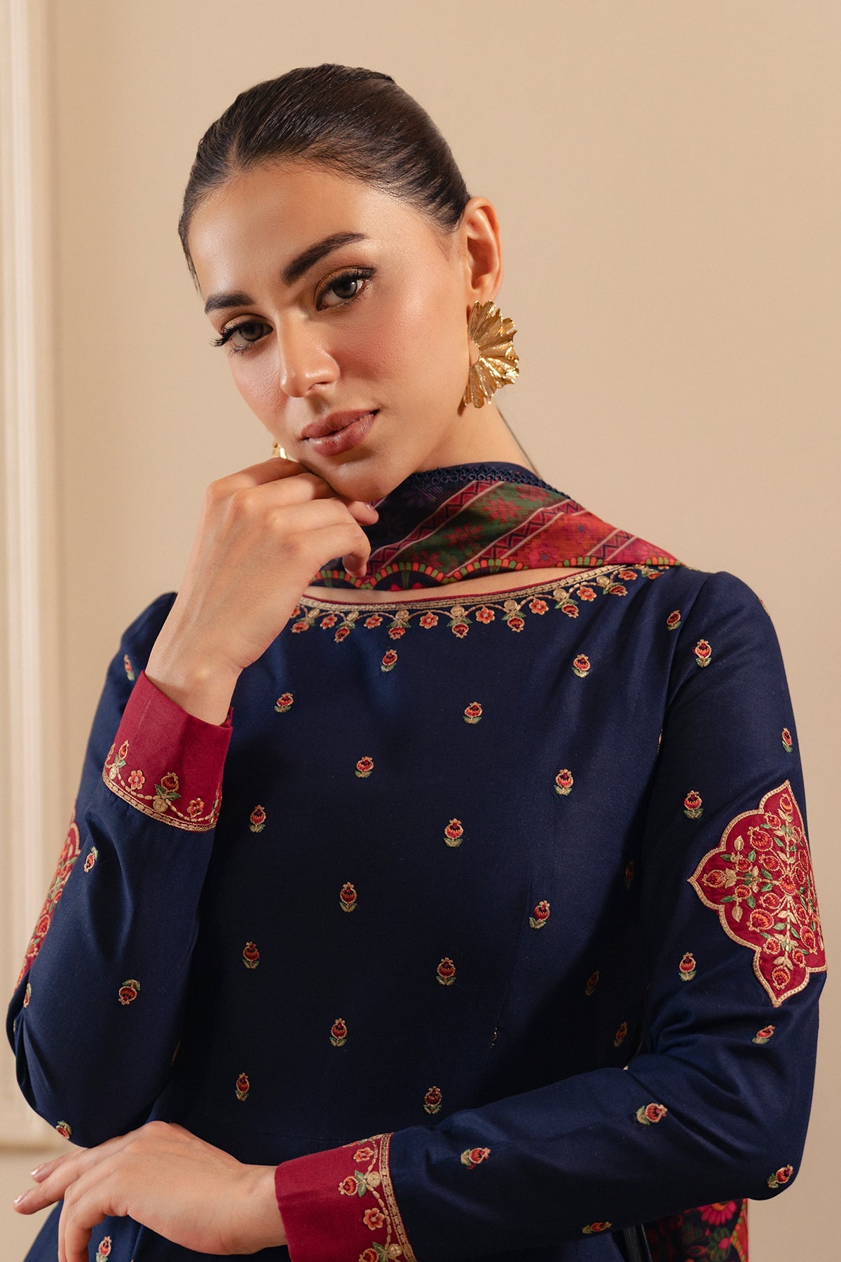 EMBROIDERED LAWN USE-9384