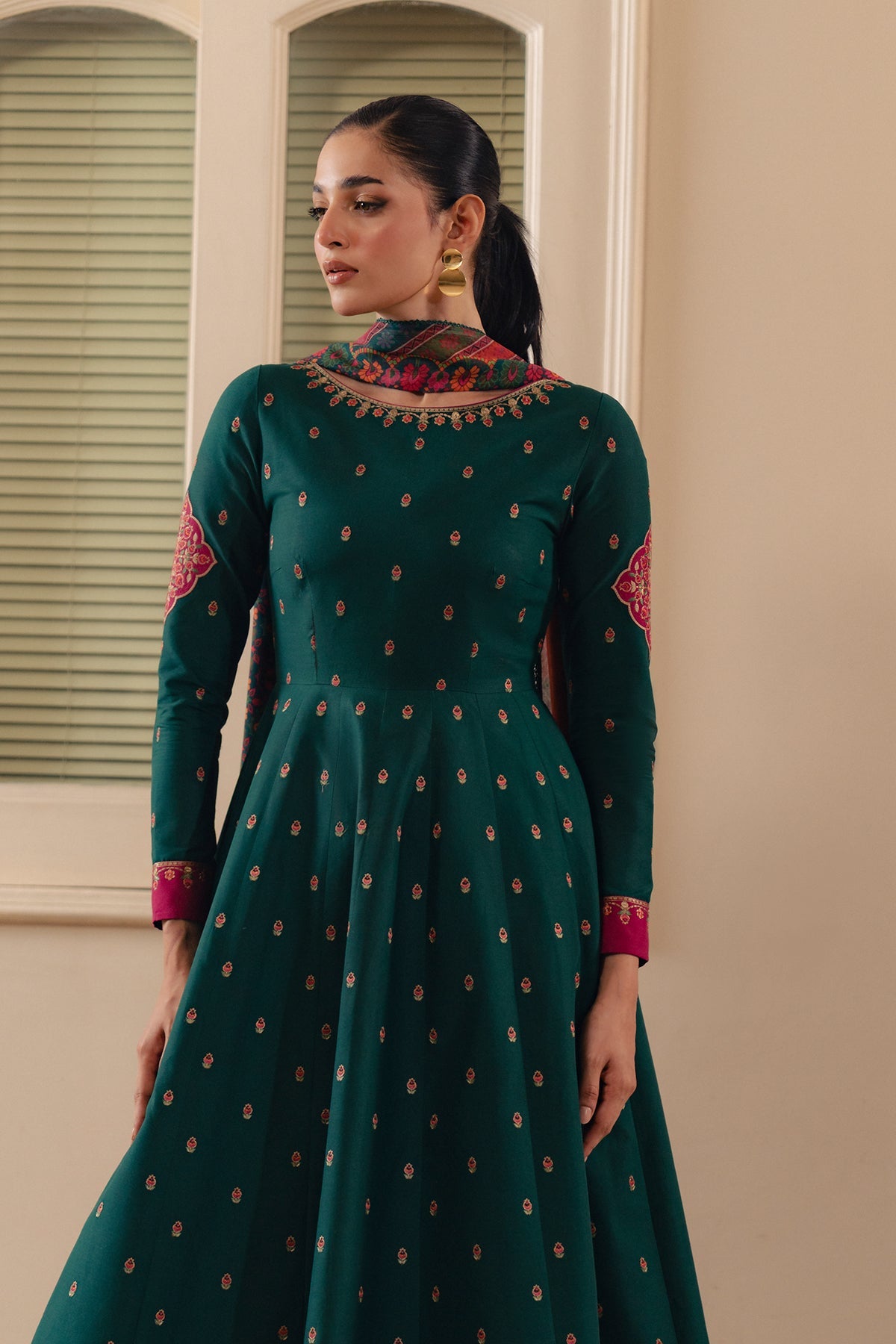 EMBROIDERED LAWN USE-9383