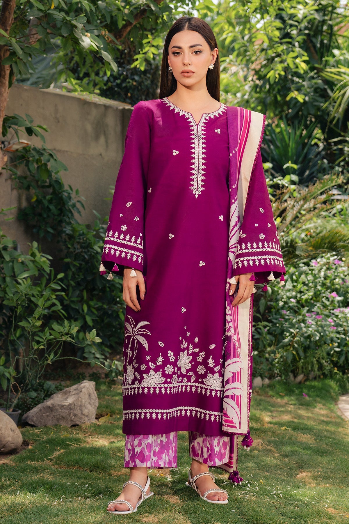 EMBROIDERED LAWN USE-9371