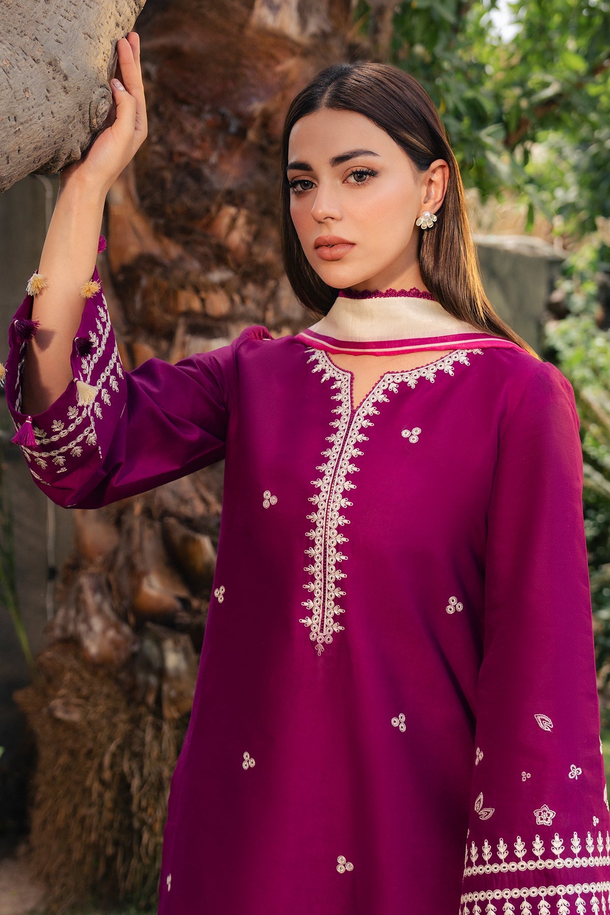 EMBROIDERED LAWN USE-9371