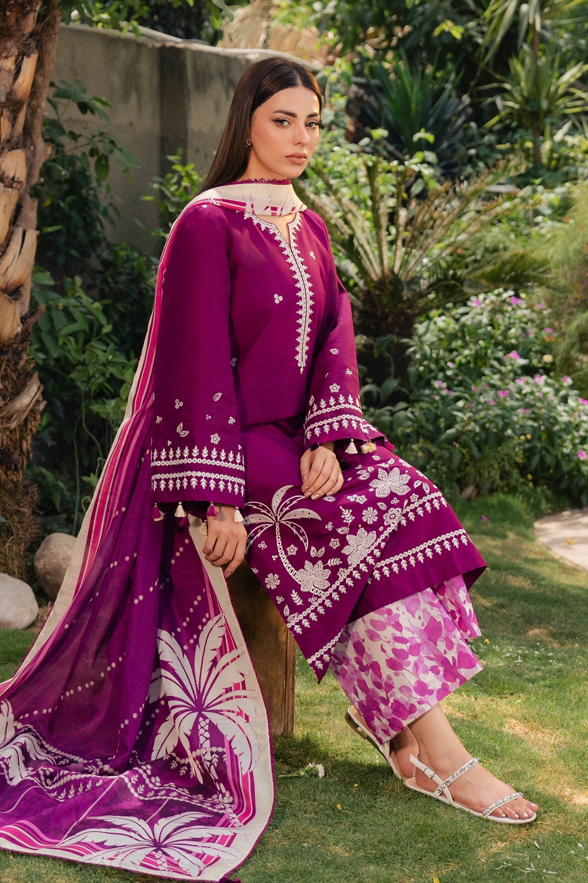 EMBROIDERED LAWN USE-9371