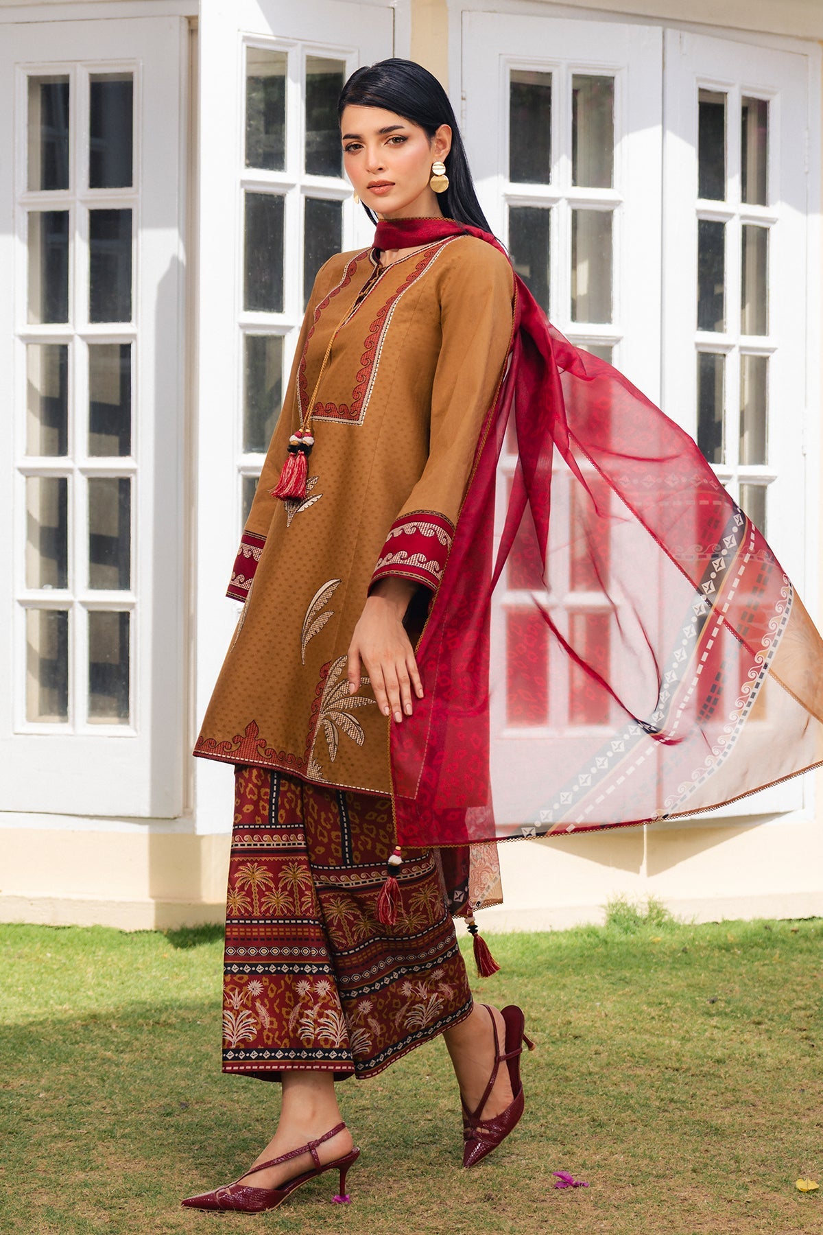EMBROIDERED LAWN USE-9351