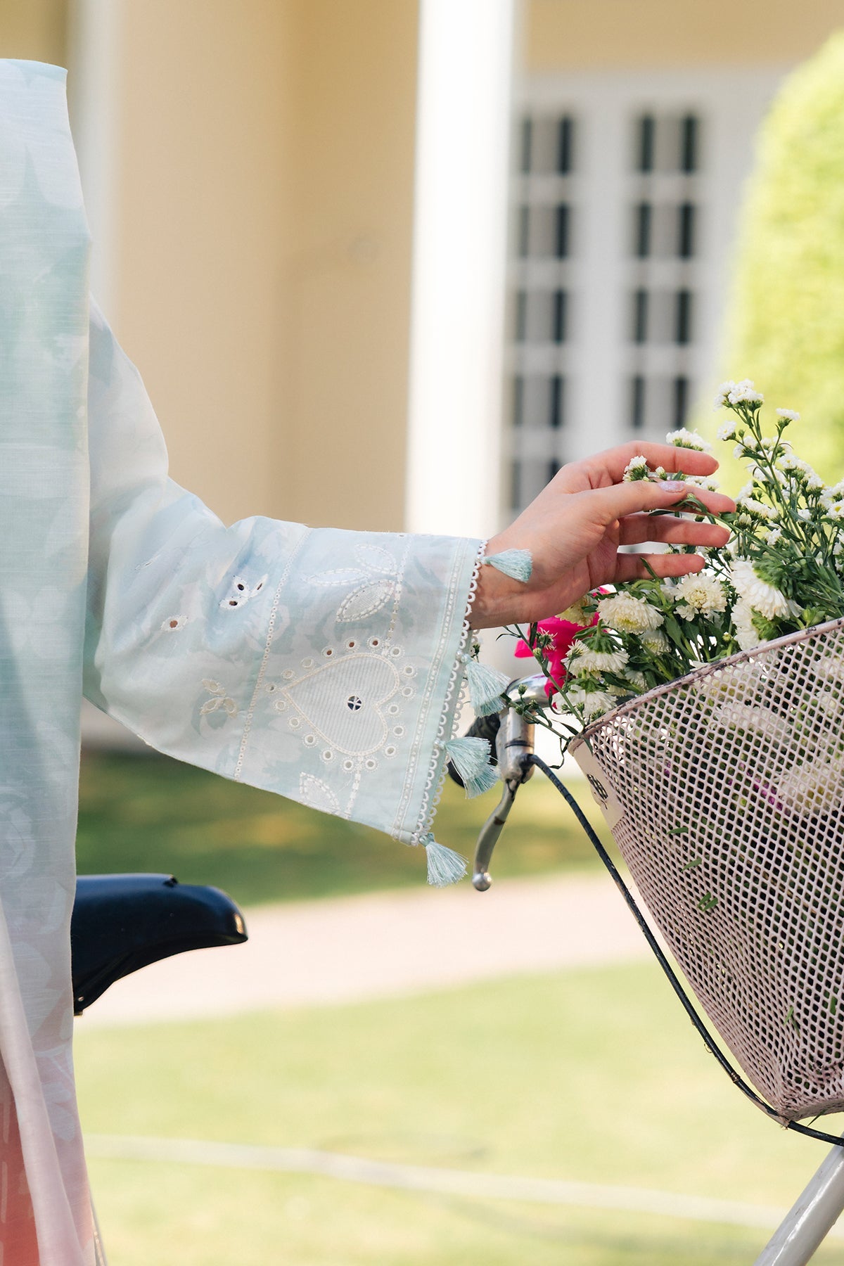 EMBROIDERED LAWN USE-9327