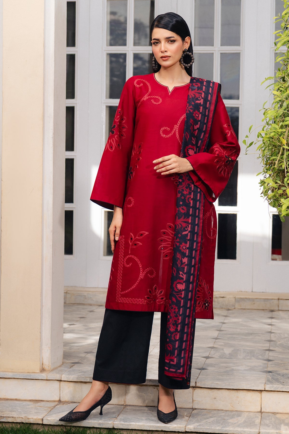 EMBROIDERED LAWN USE-9368