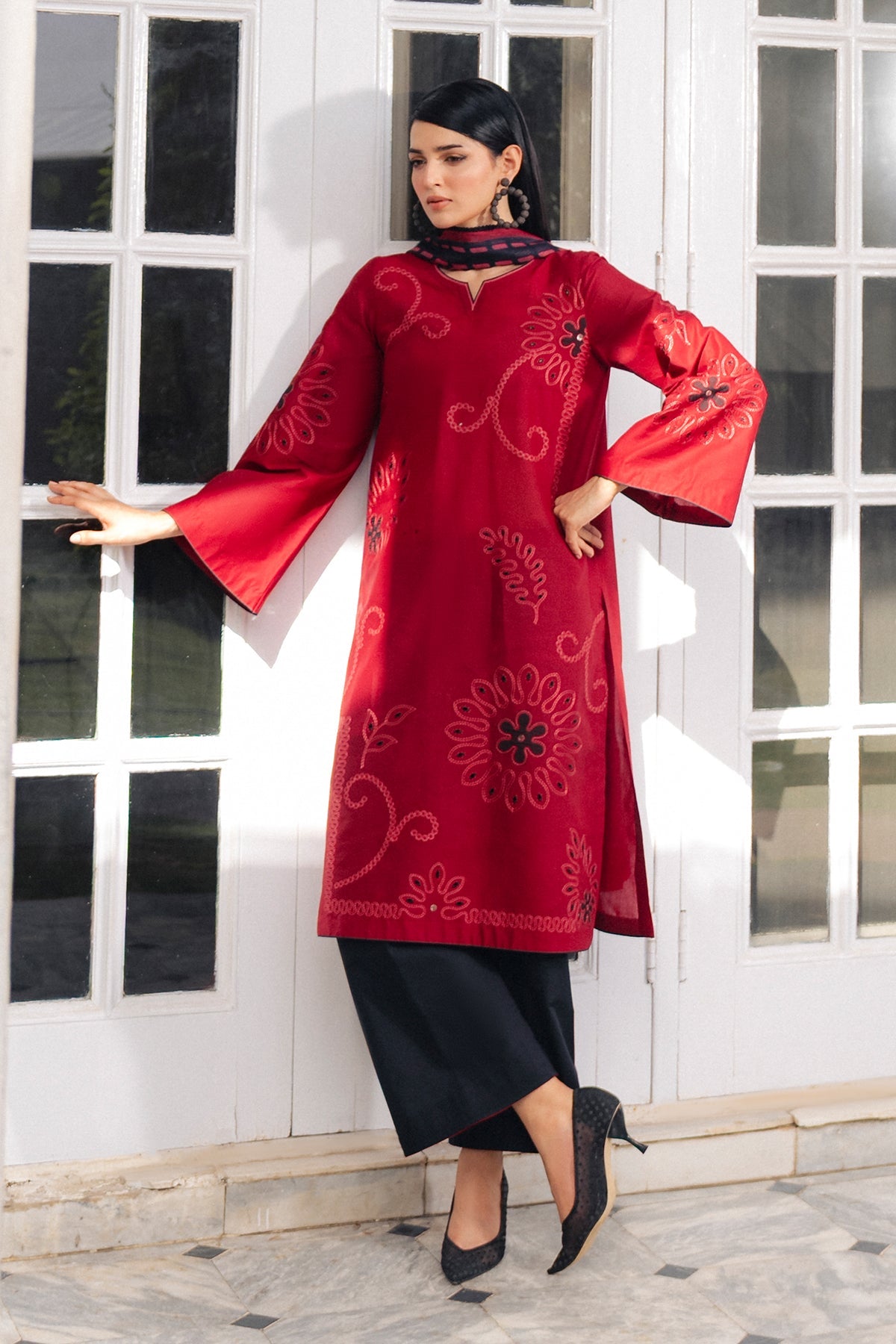 EMBROIDERED LAWN USE-9368