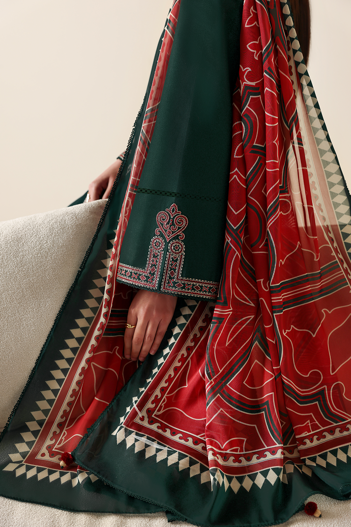 EMBROIDERED LAWN USE-9270