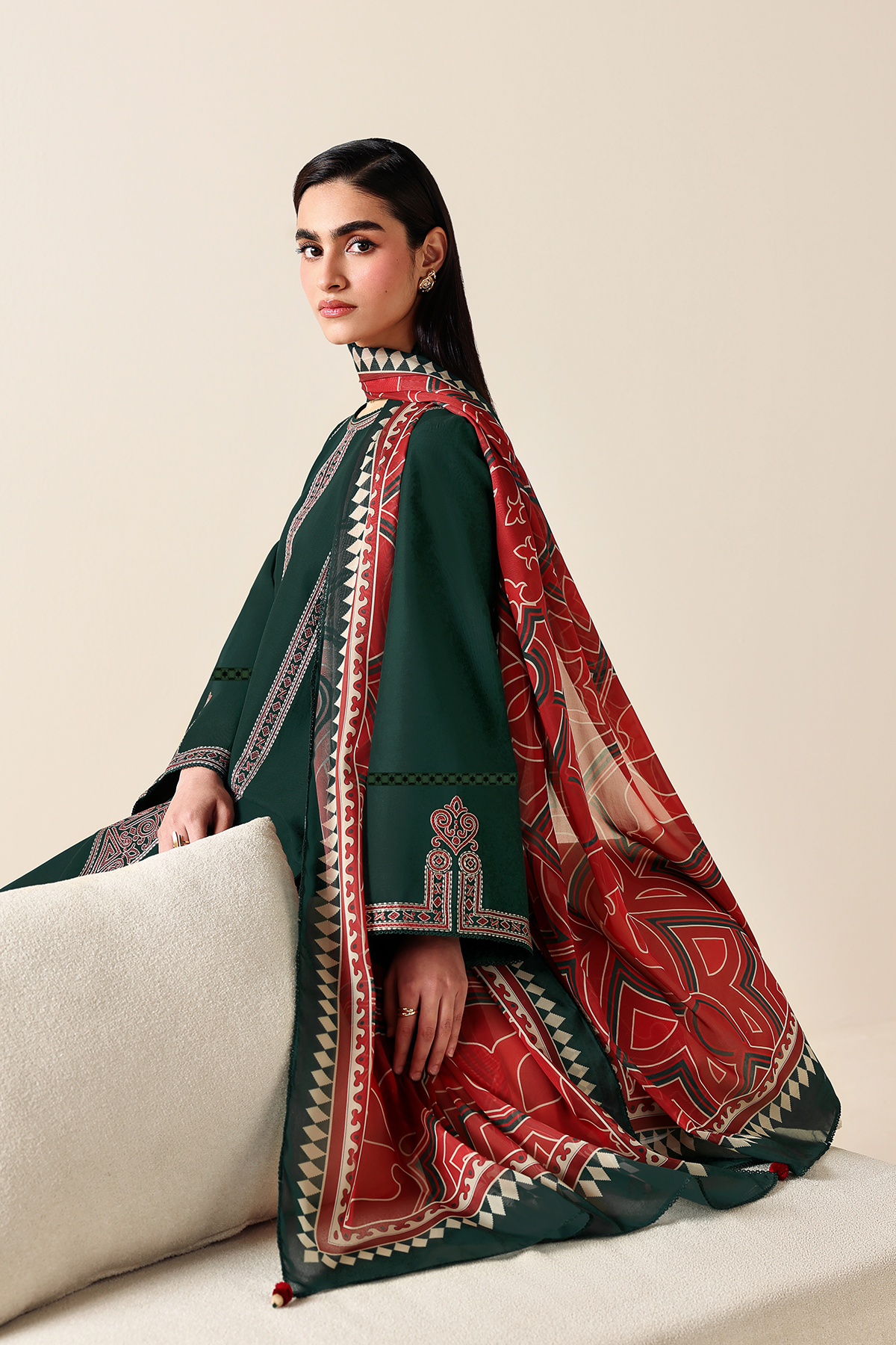 EMBROIDERED LAWN USE-9270