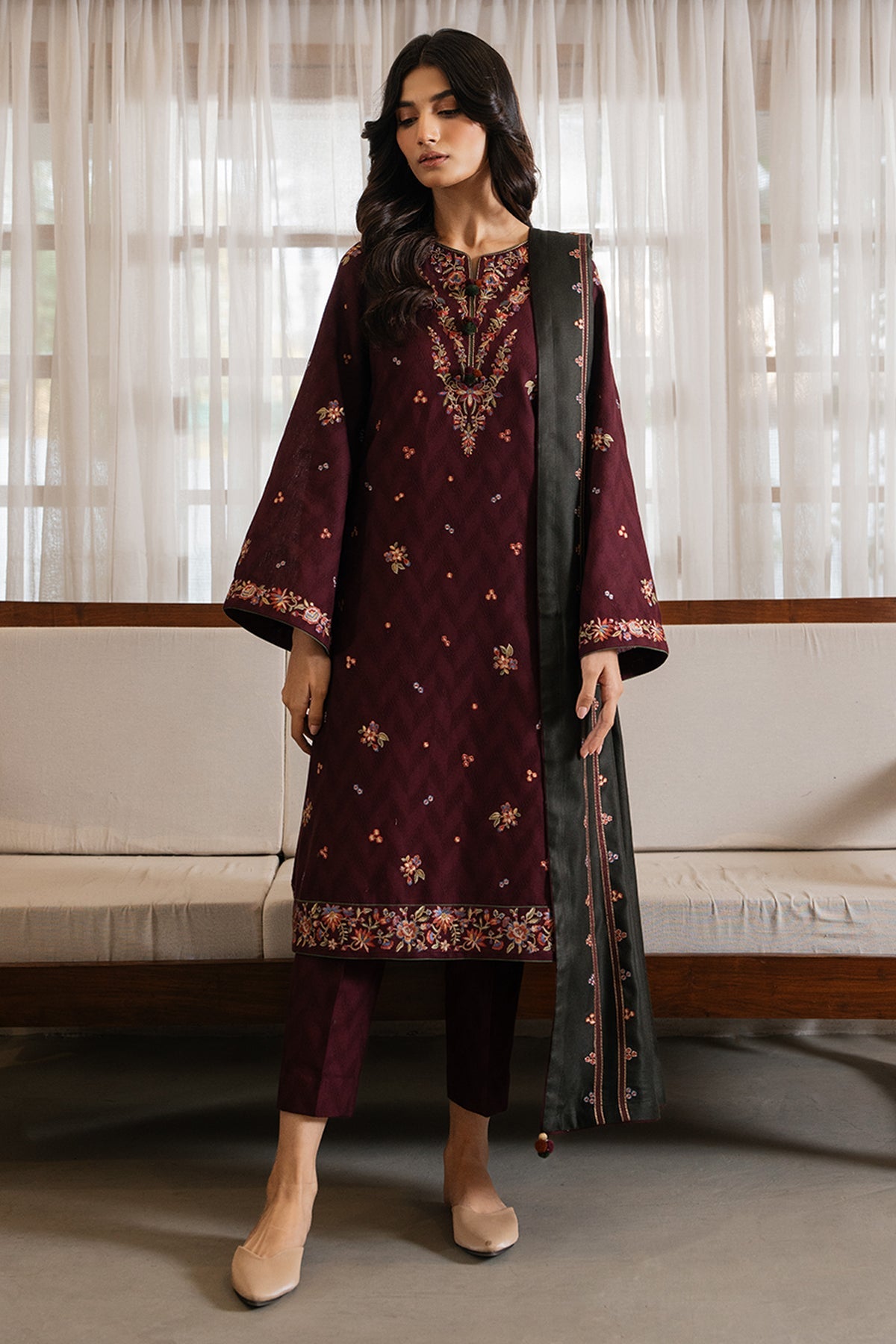 EMBROIDERED JACQUARD KHADDAR UW-0130