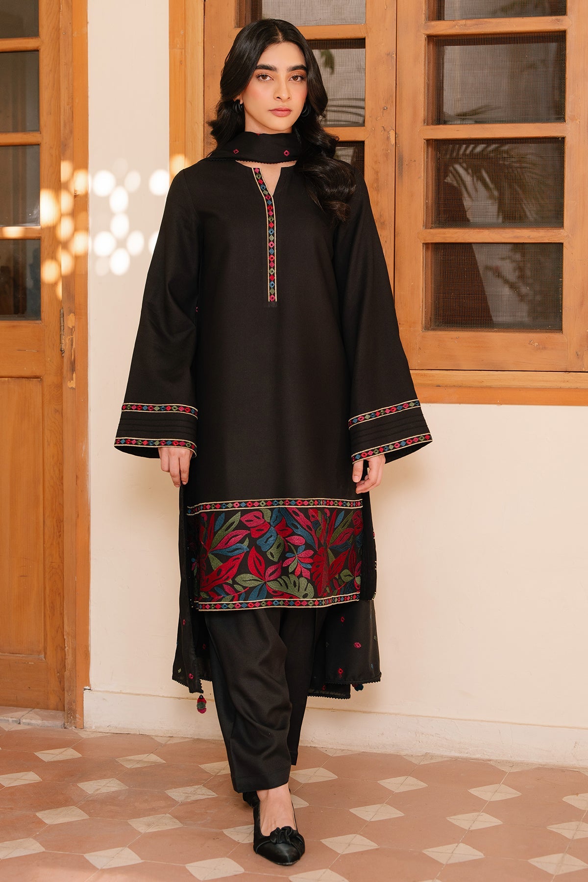 EMBROIDERED PREMIUM VICSOSE UW-0132