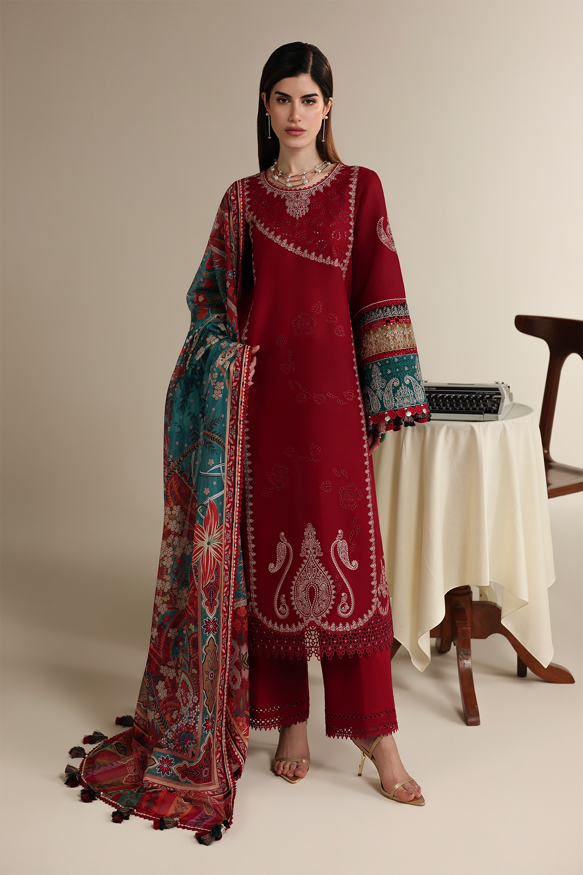 EMBROIDERED LAWN IL26-D08