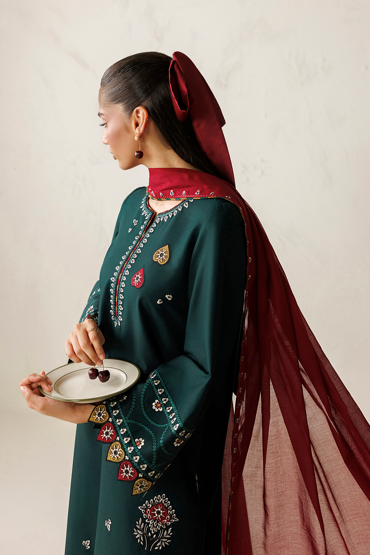 EMBROIDERED LAWN USE-9395
