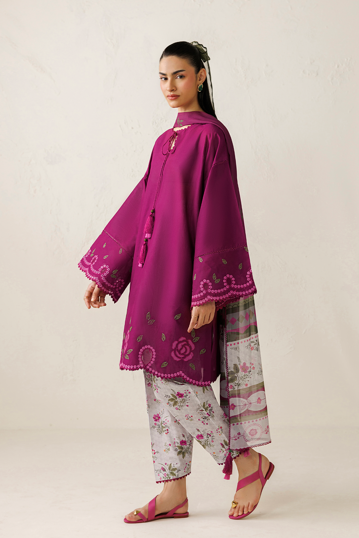 EMBROIDERED LAWN USE-9391