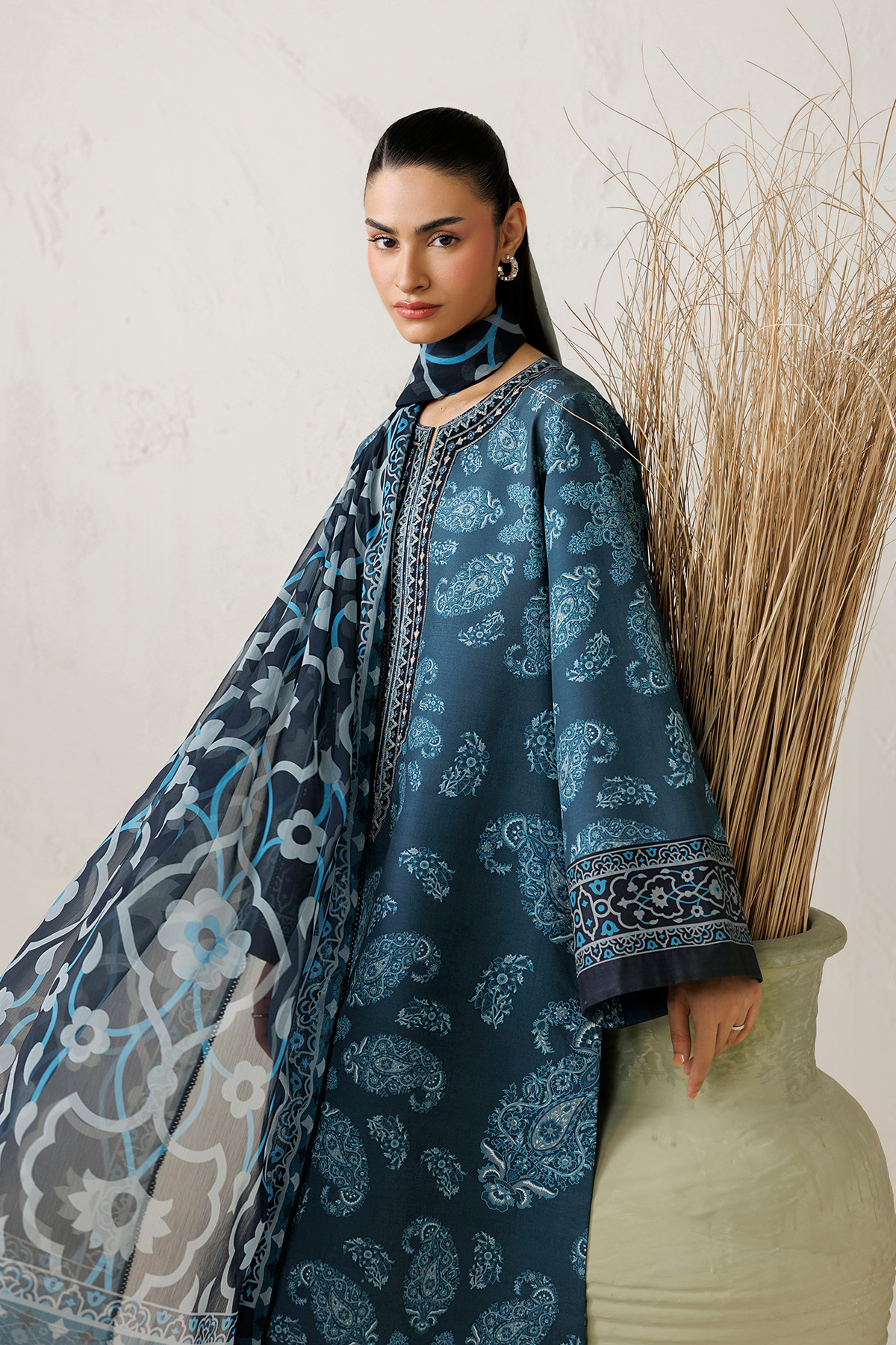 EMBROIDERED LAWN USE-9380