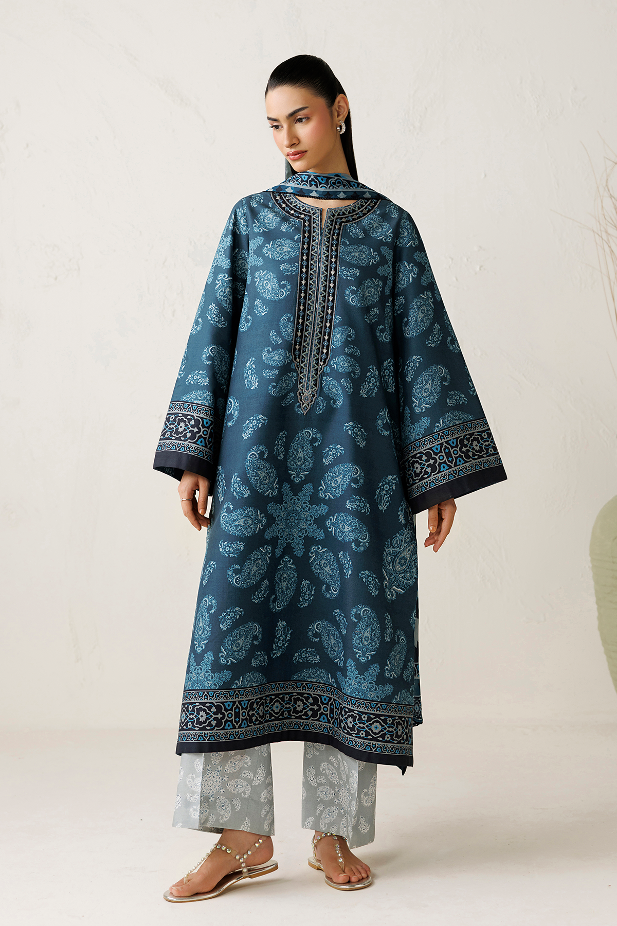 EMBROIDERED LAWN USE-9380