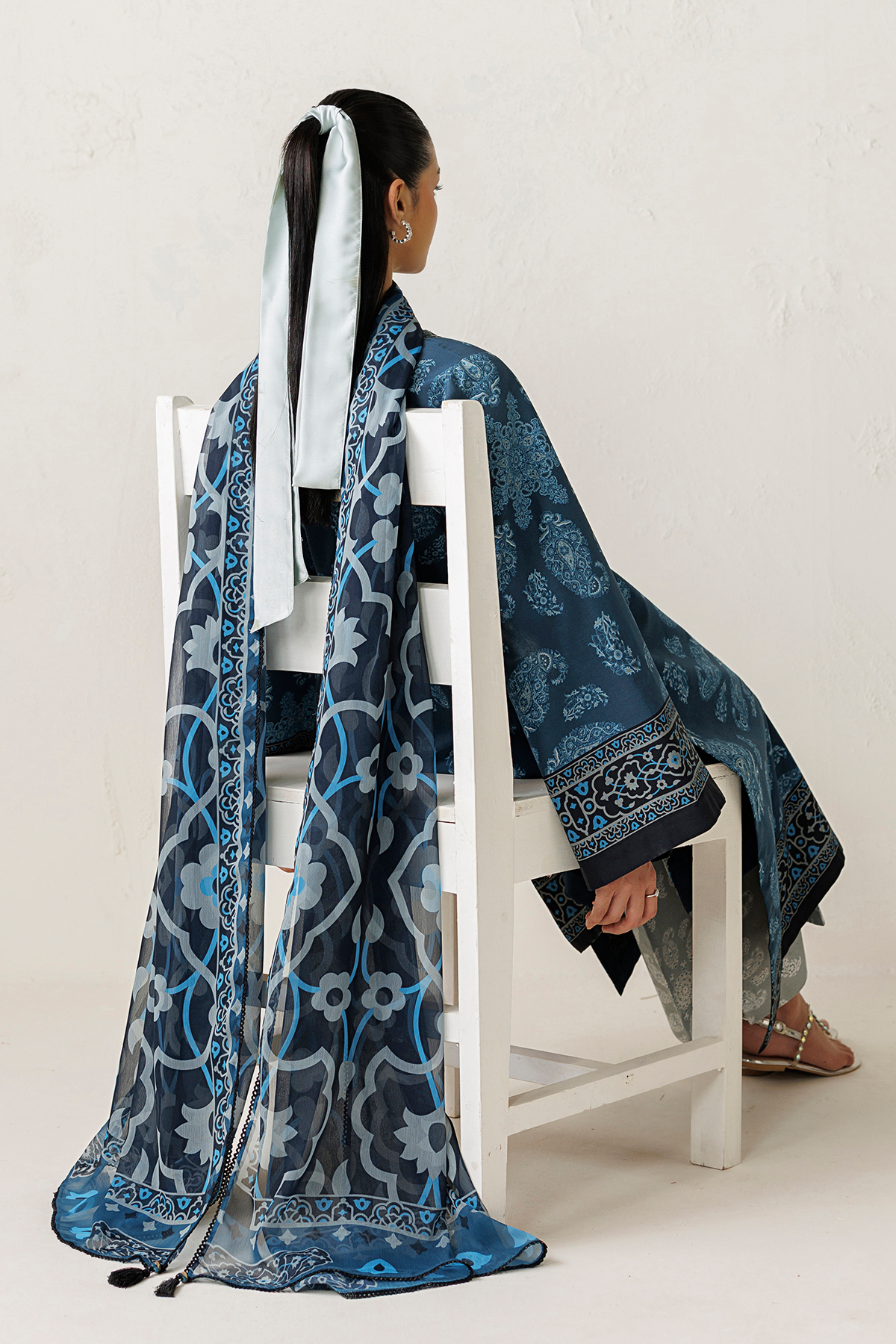 EMBROIDERED LAWN USE-9380