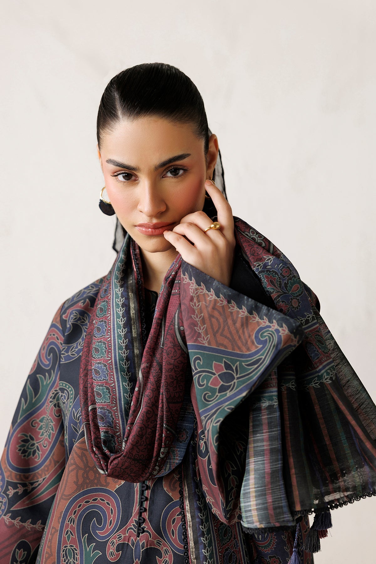 EMBROIDERED LAWN USE-9381