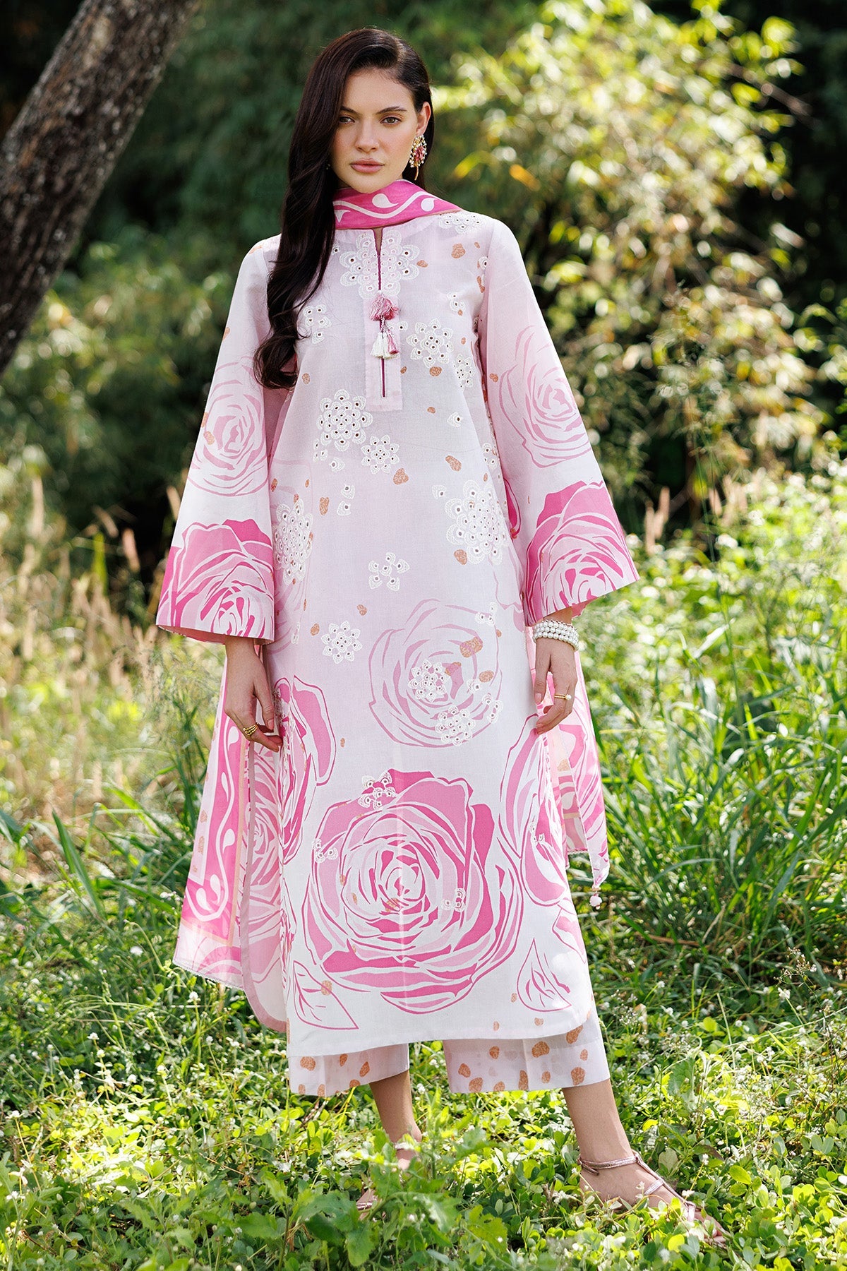 EMBROIDERED LAWN USE-9296