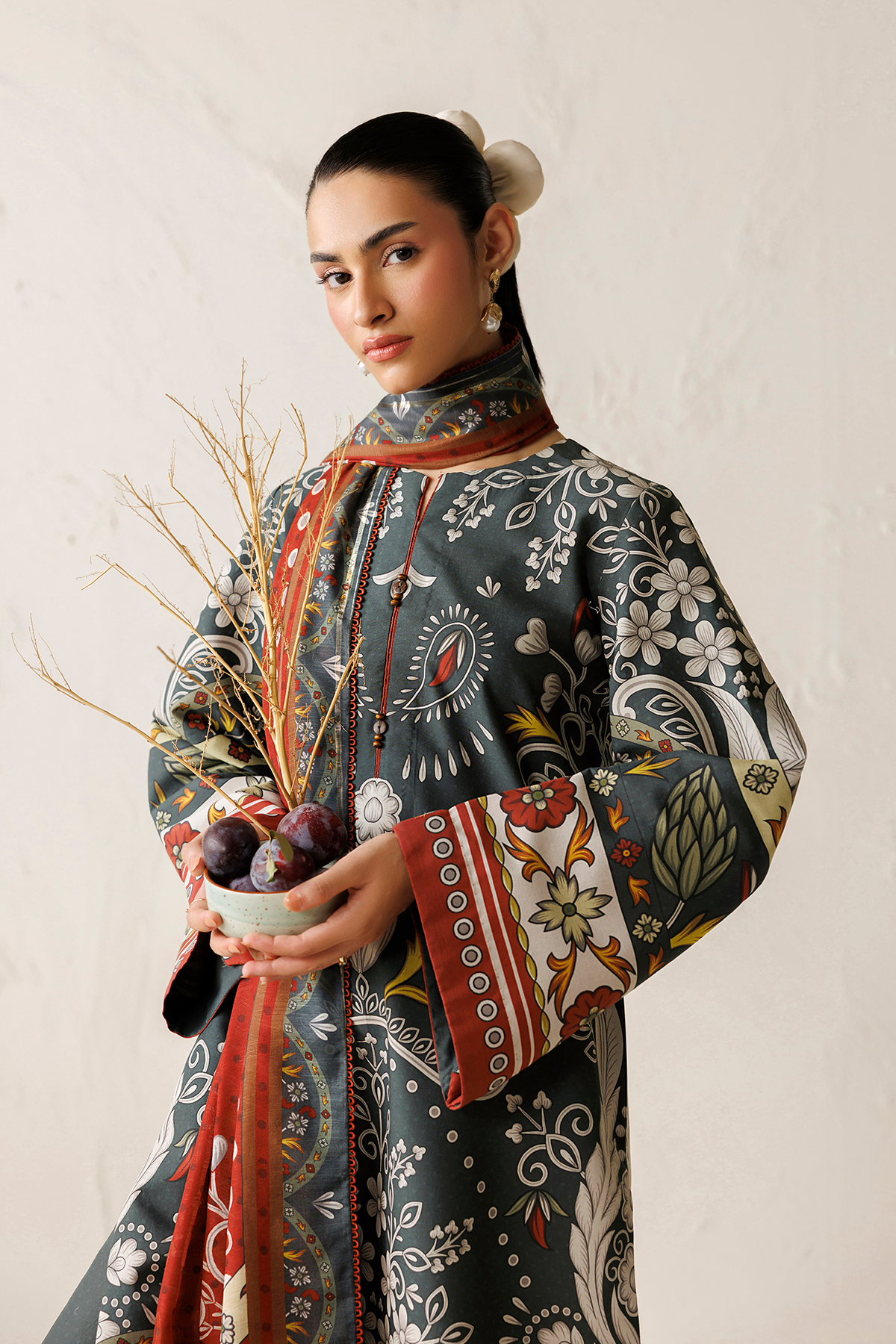 EMBROIDERED LAWN USE-9382