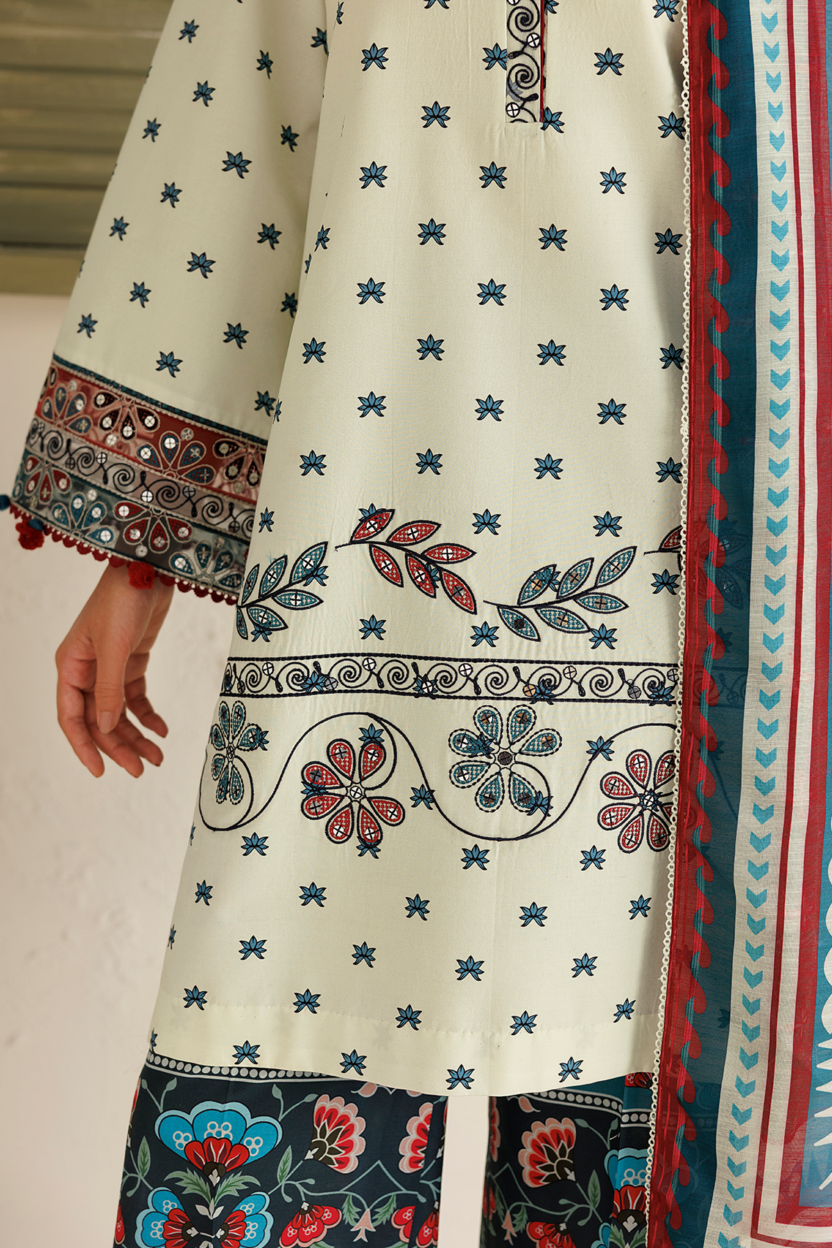 EMBROIDERED LAWN RTW-9389