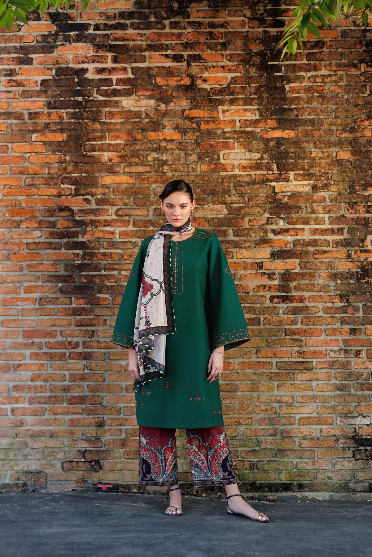 EMBROIDERED LAWN USE-9285