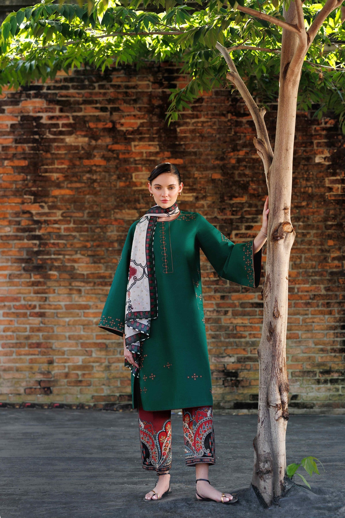 EMBROIDERED LAWN USE-9285